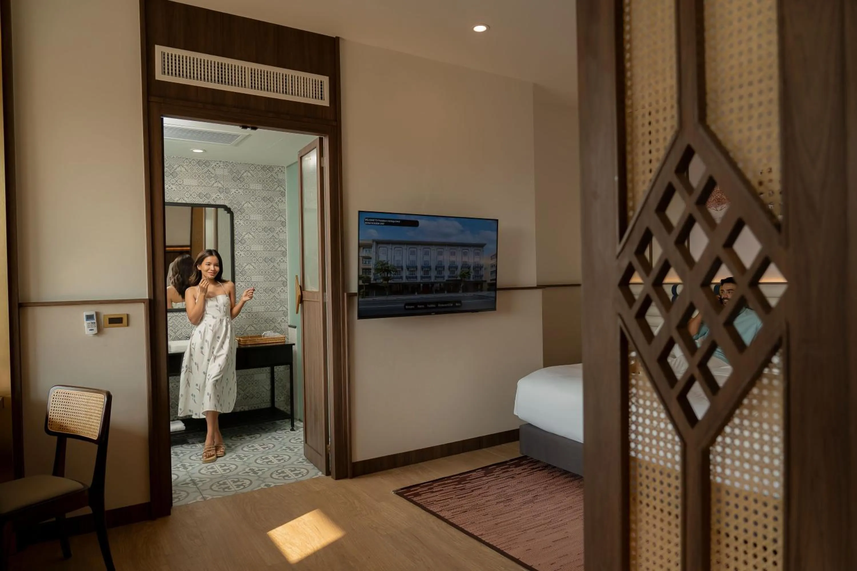 Bathroom, Bed in Pranakorn Heritage Hotel