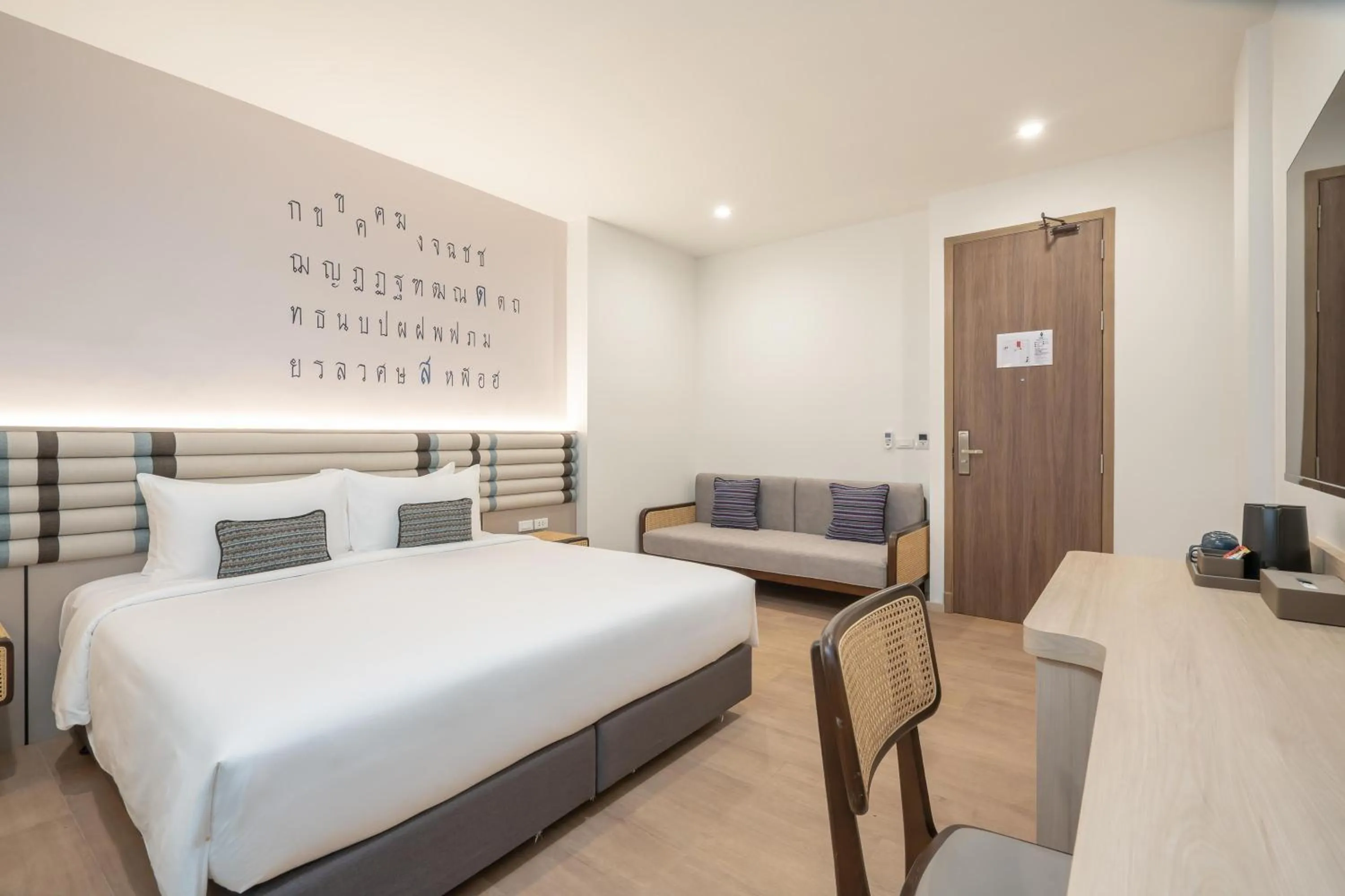 Bed in Pranakorn Heritage Hotel