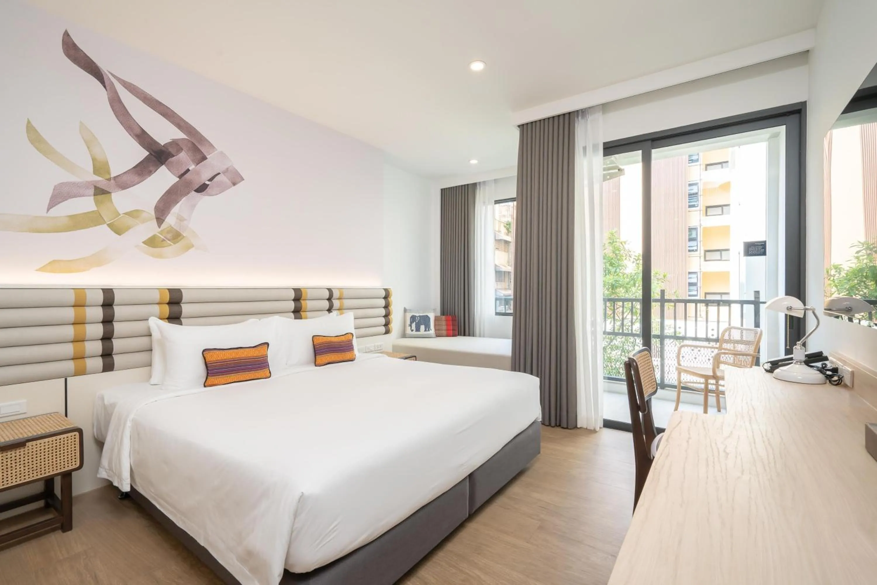 Bed in Pranakorn Heritage Hotel