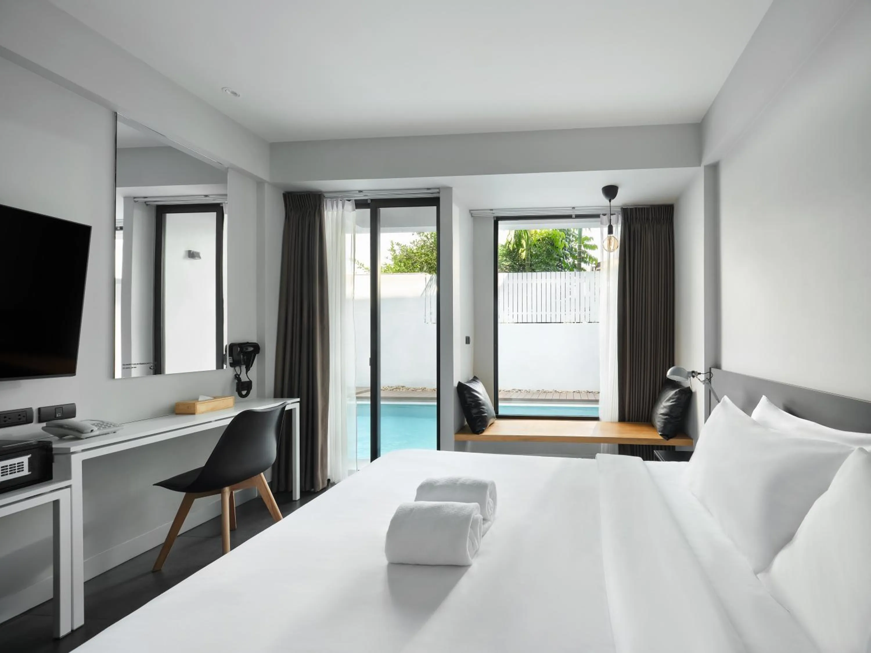 Photo of the whole room, Bed in POR Arak