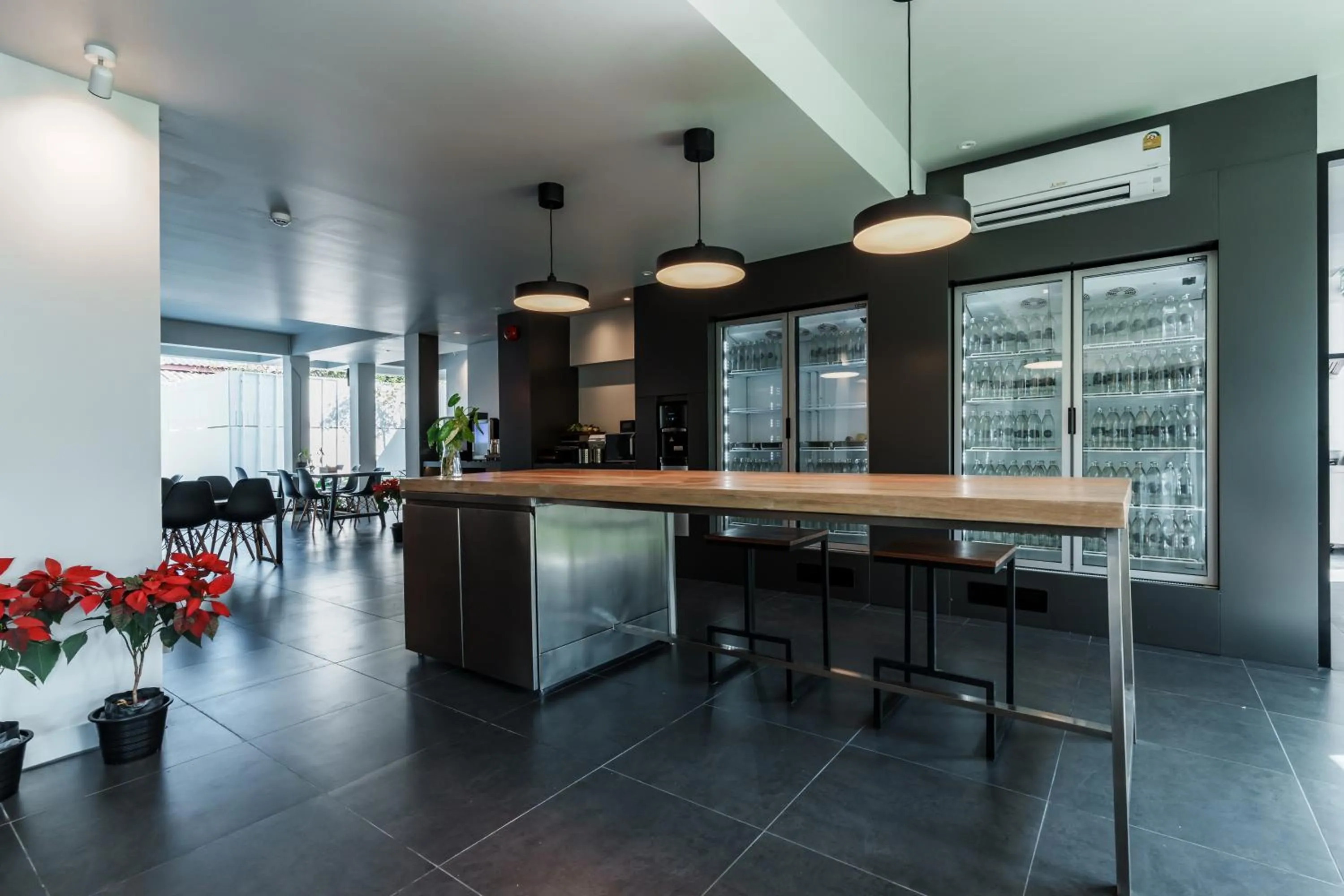 Dining area in POR Arak