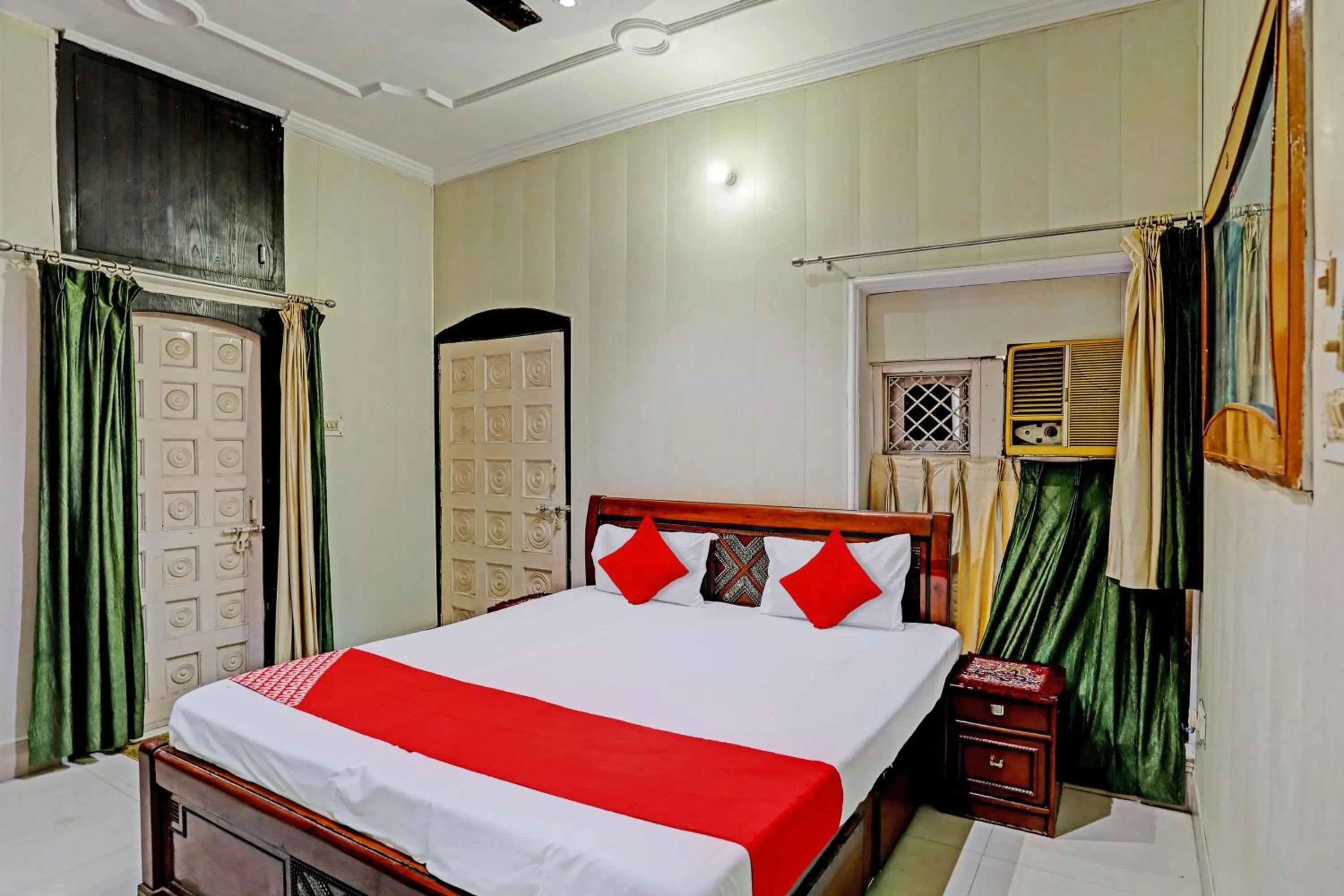 Bedroom, Bed in OYO Flagship Rathour Palace