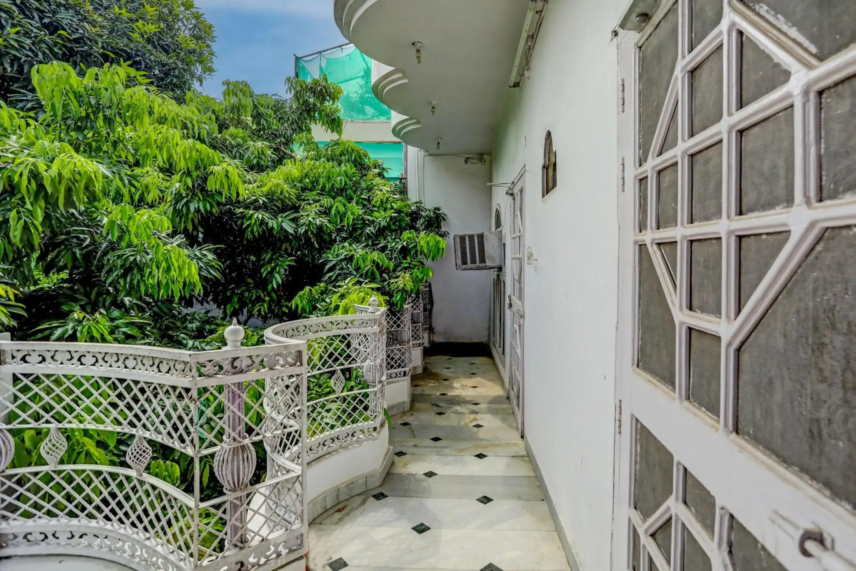 Lobby or reception, Balcony/Terrace in OYO Flagship Rathour Palace Lobby or reception, Balcony/Terrace in OYO Flagship Rathour Palace