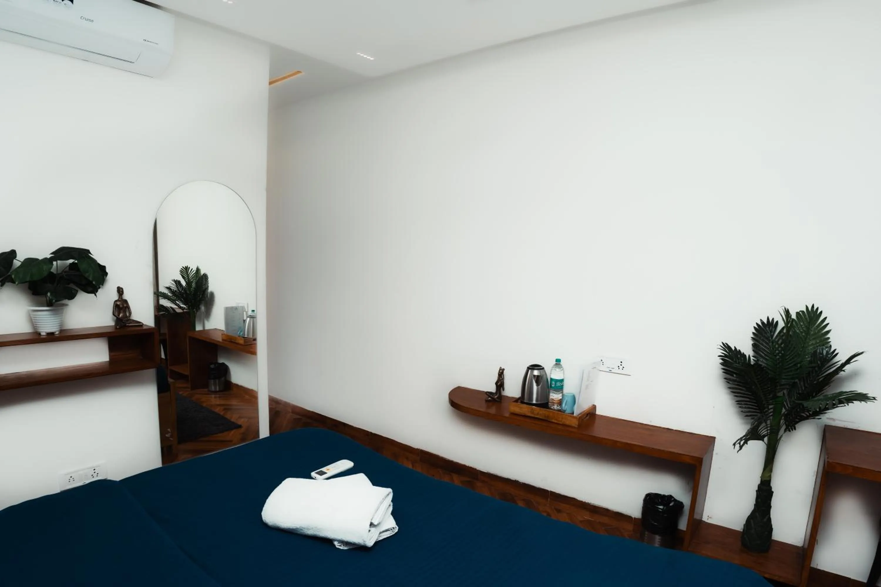 Bedroom, Bed in Joey's By The Ganges