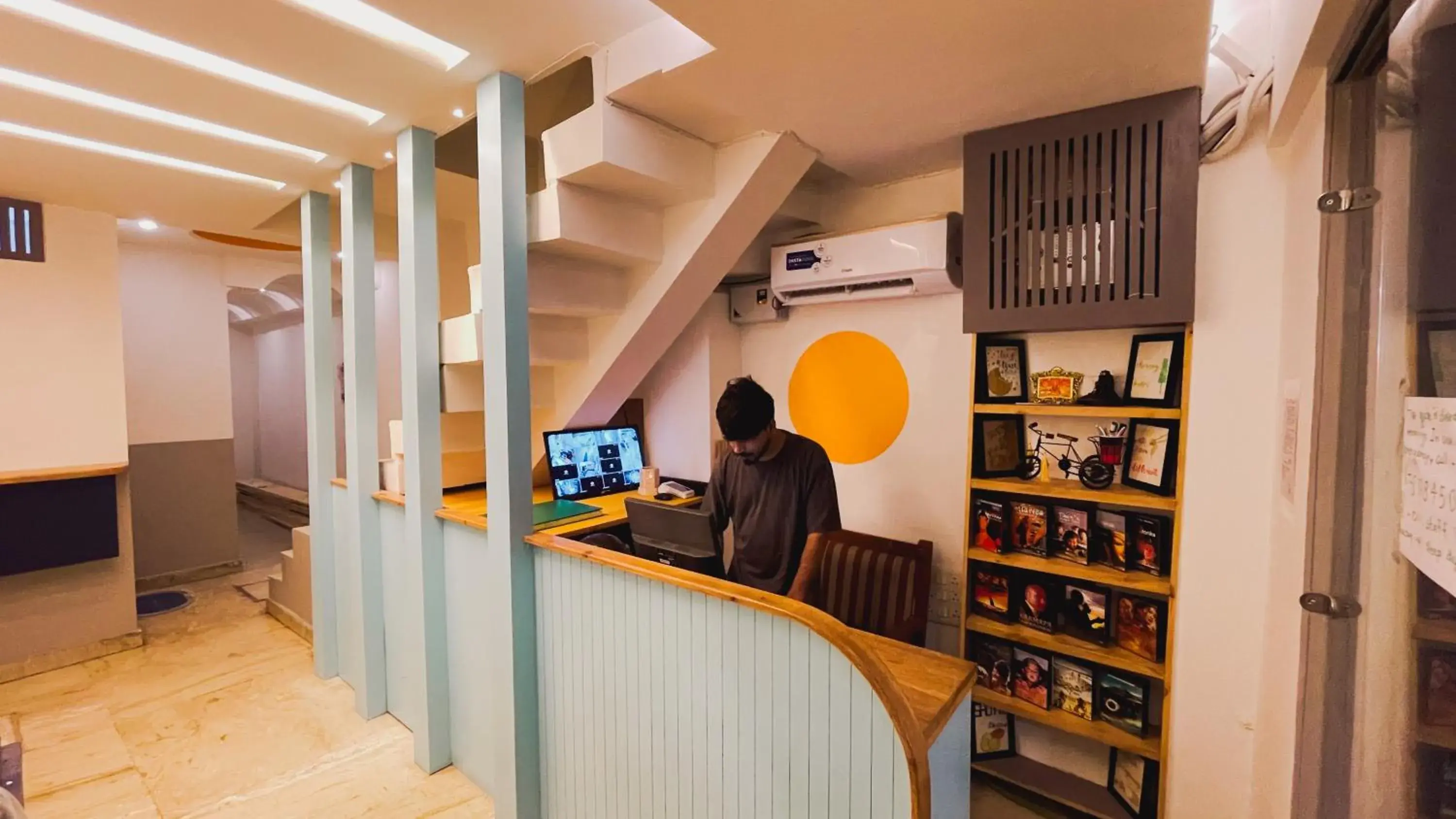 Lobby or reception in Joey's By The Ganges Lobby or reception in Joey's By The Ganges