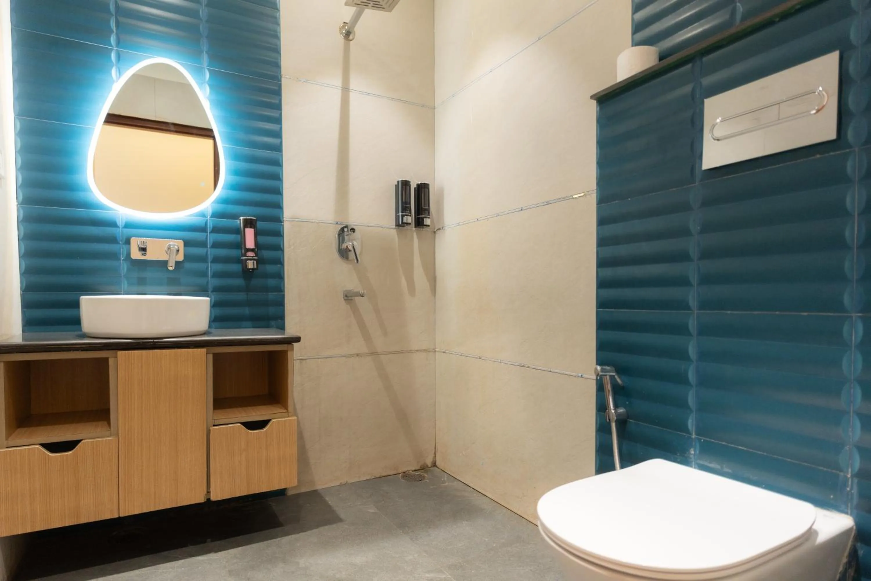 Joey's By The Ganges