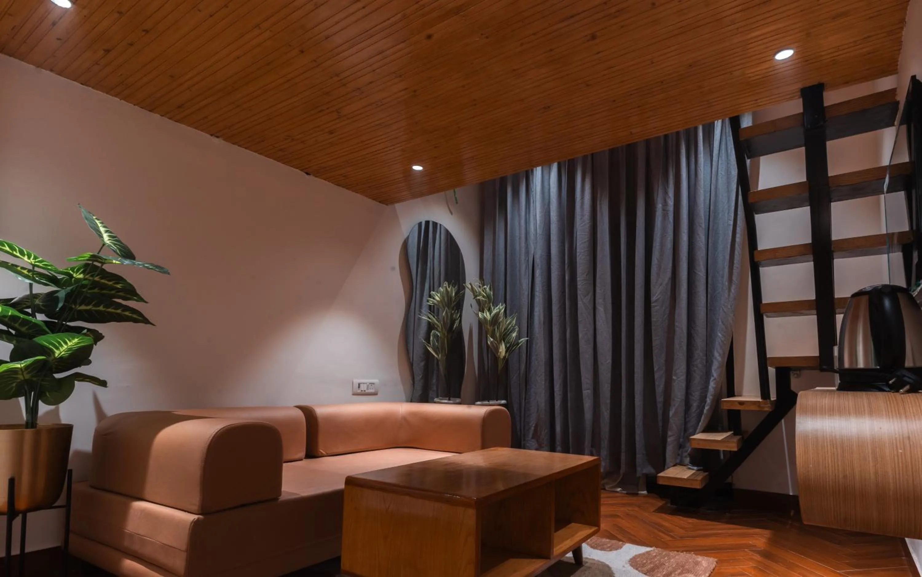 Joey's By The Ganges