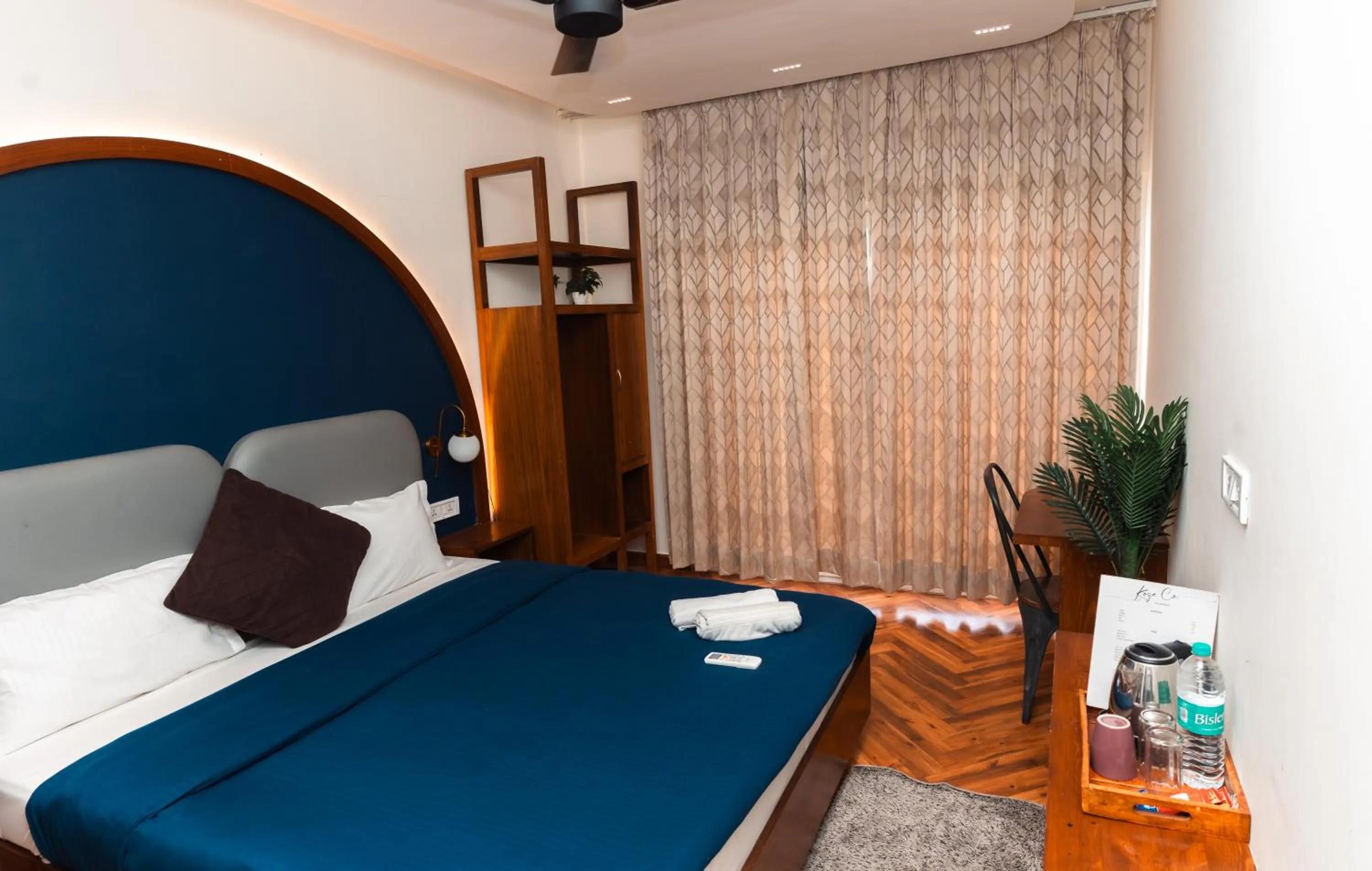 Bed in Joey's By The Ganges