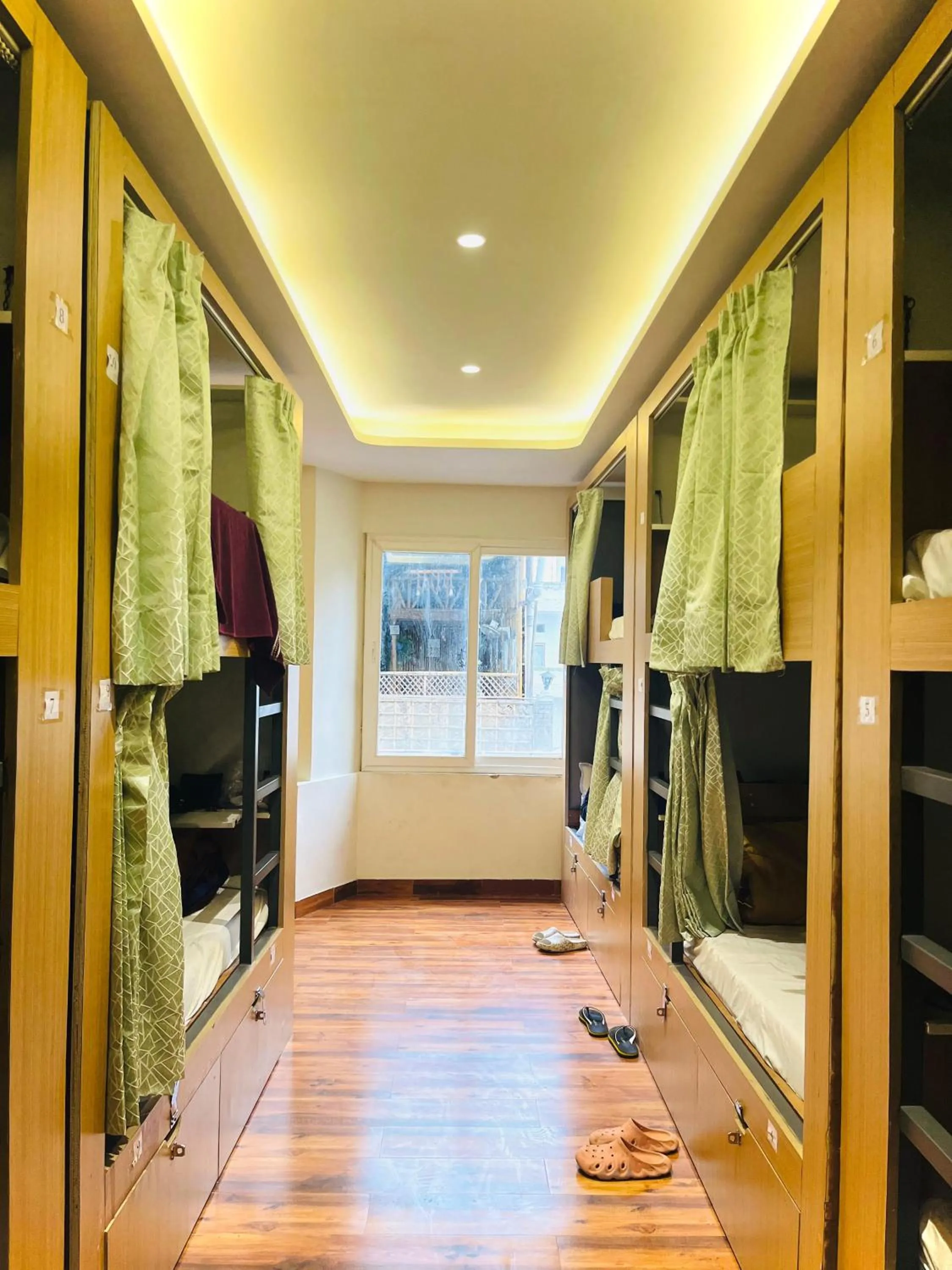 Photo of the whole room in Joey's By The Ganges