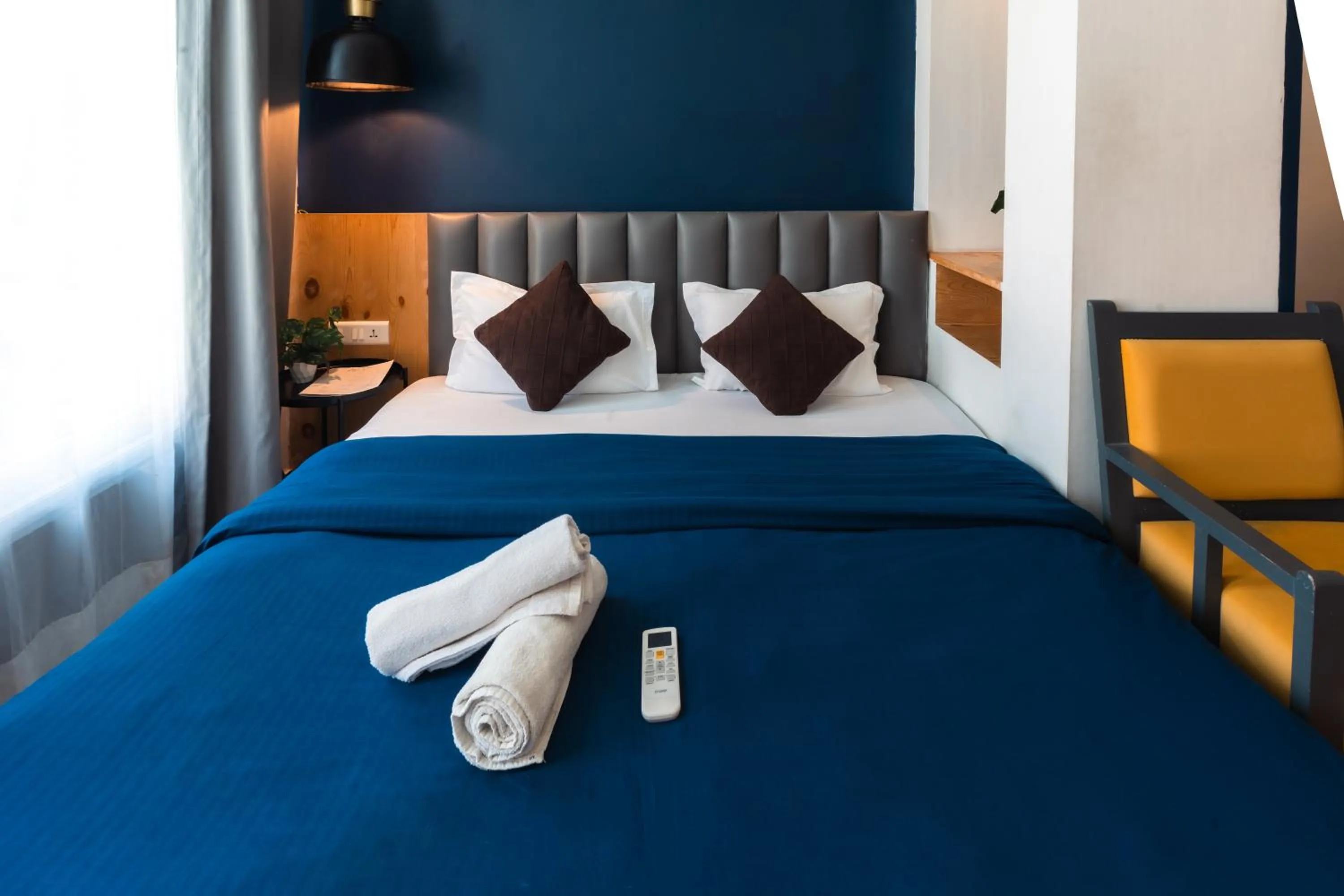 Bed in Joey's By The Ganges