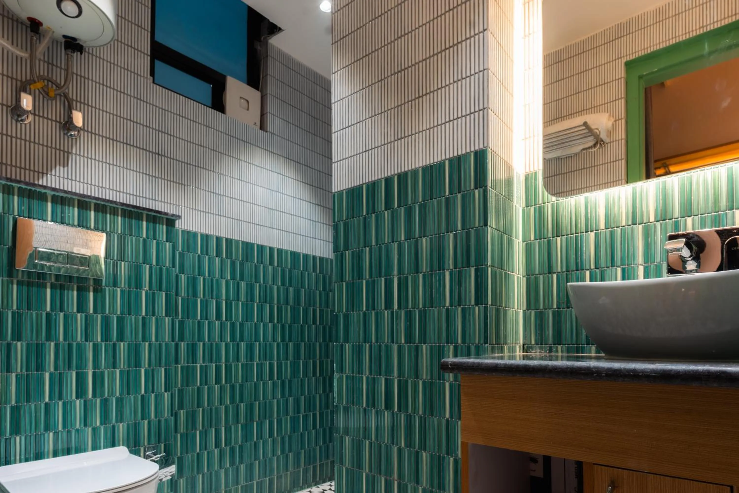 Joey's By The Ganges