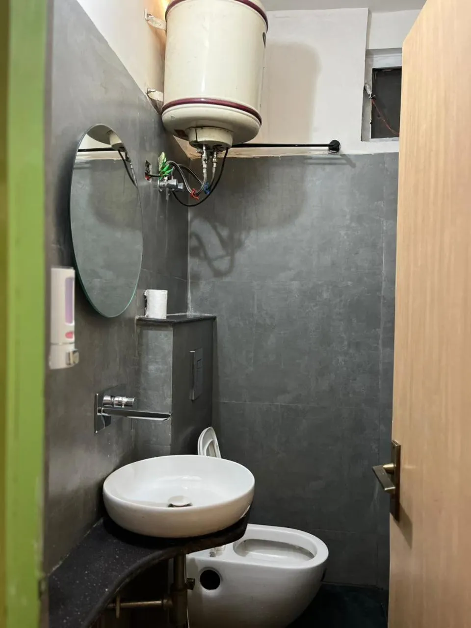 Joey's By The Ganges