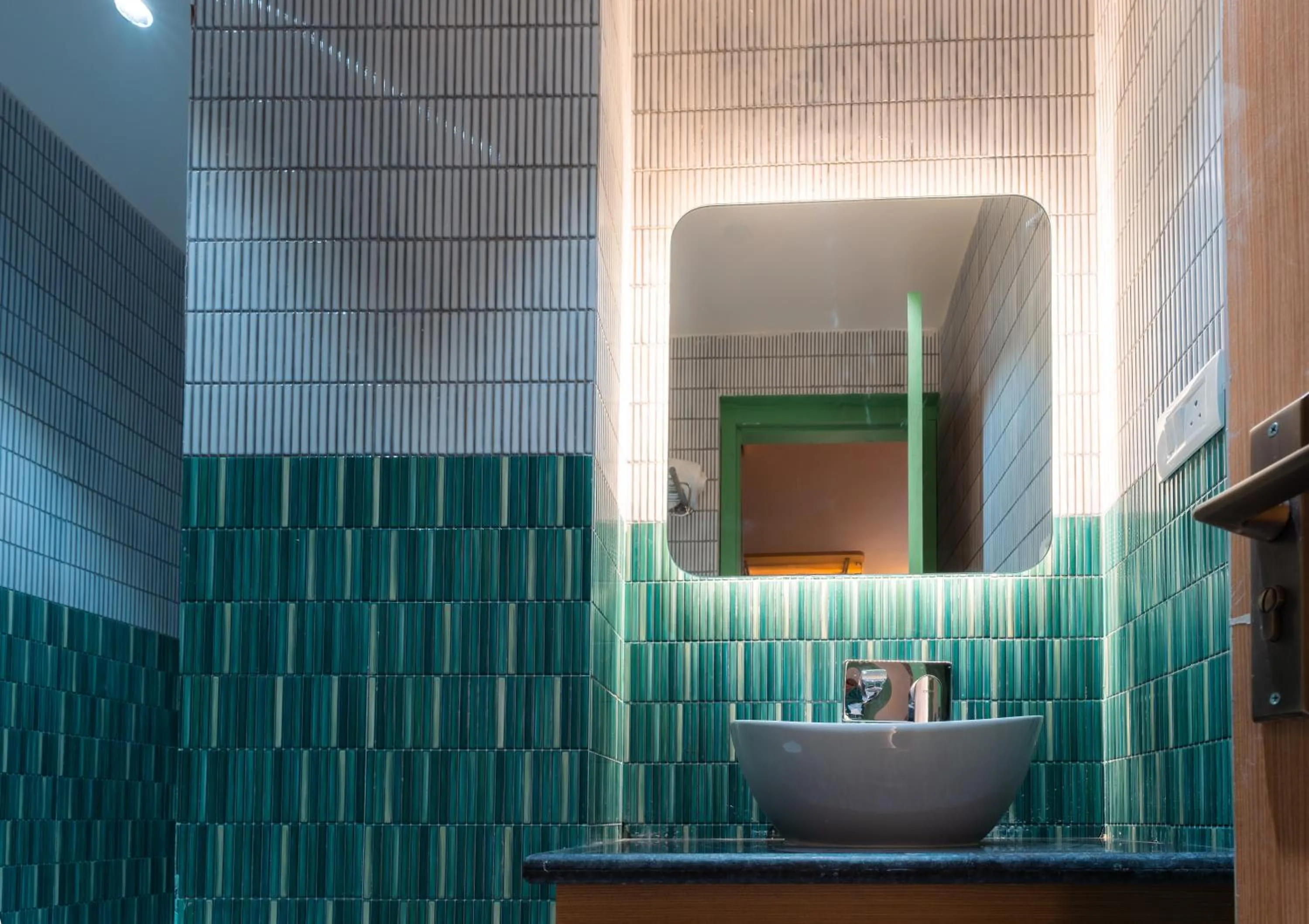 Joey's By The Ganges