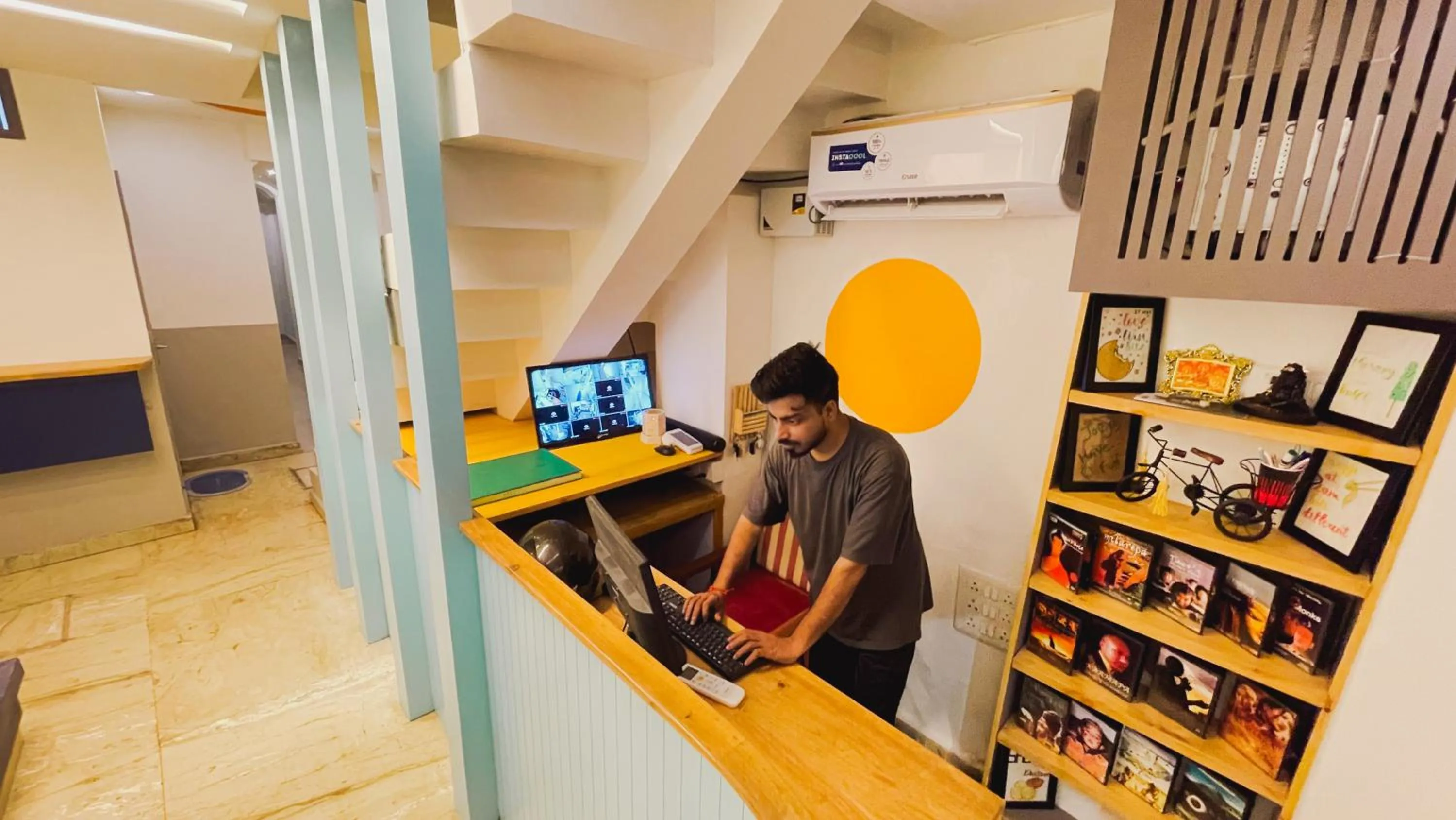 Lobby or reception in Joey's By The Ganges