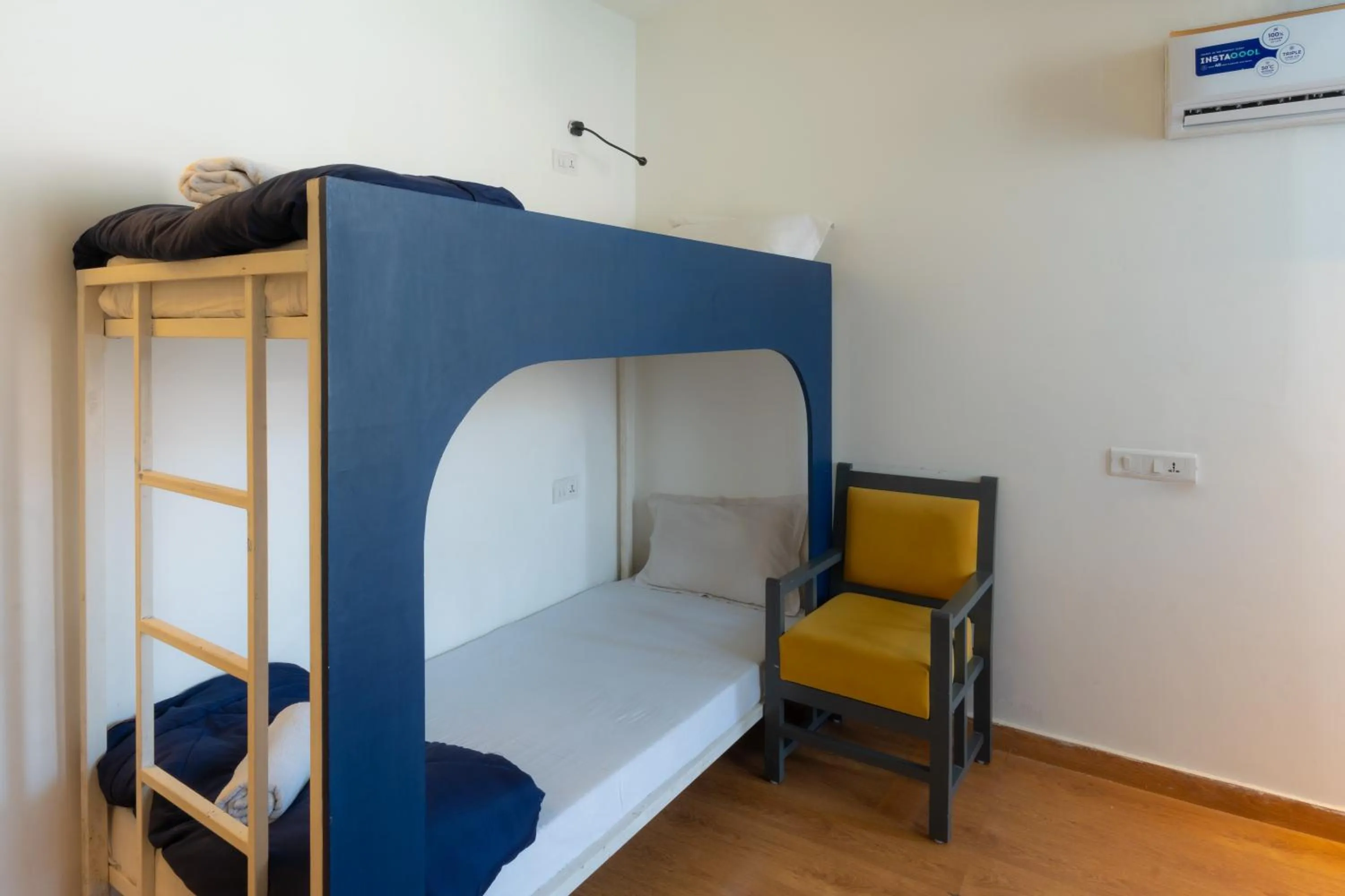 Bed in Joey's By The Ganges