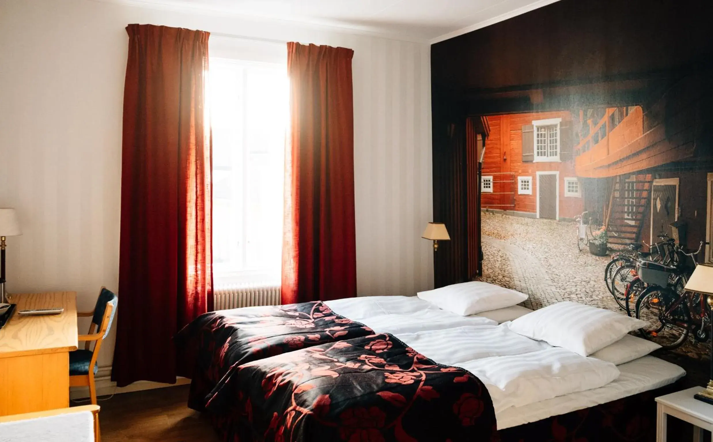 Family Room (2 Adults + 1 Child) in Eksjö Stadshotell Annex Family Room (2 Adults + 1 Child) in Eksjö Stadshotell Annex