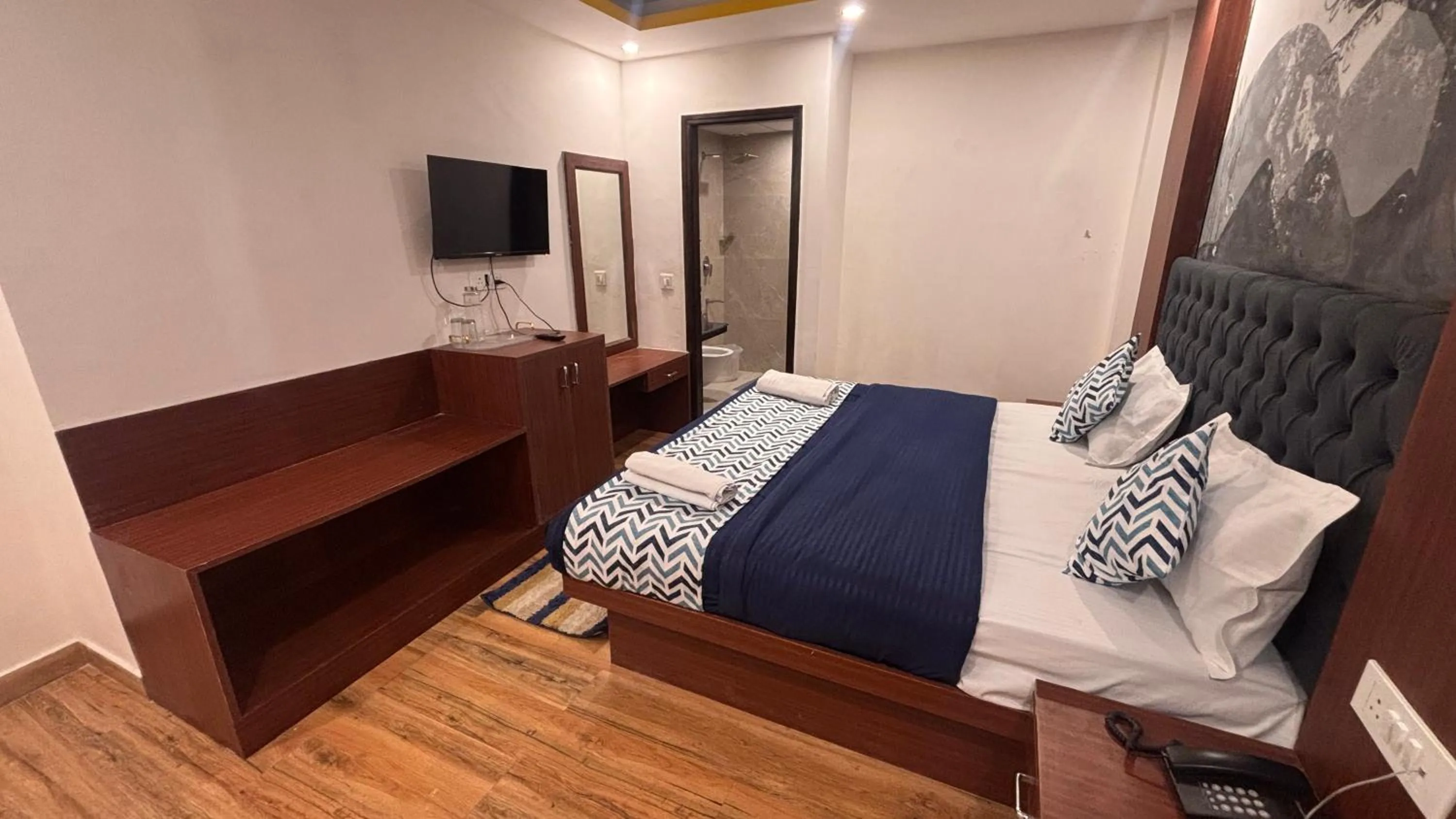 Bed in Shalom Backpackers Mussoorie