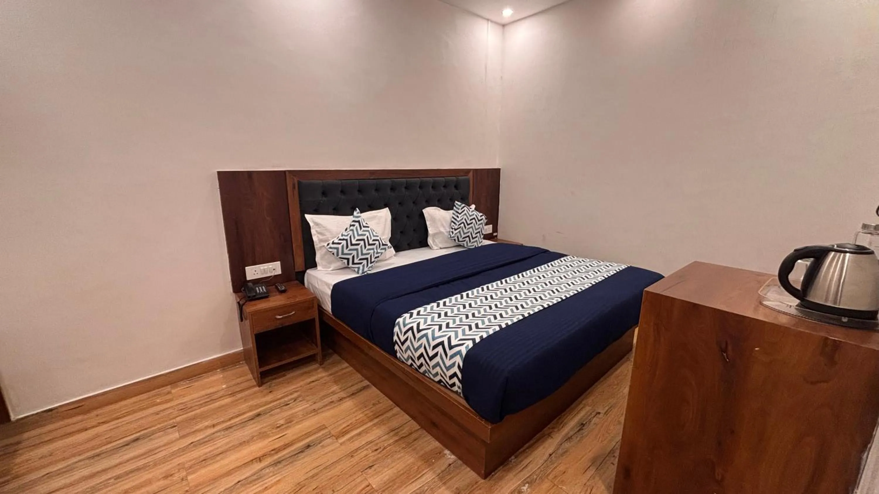 Bed in Shalom Backpackers Mussoorie