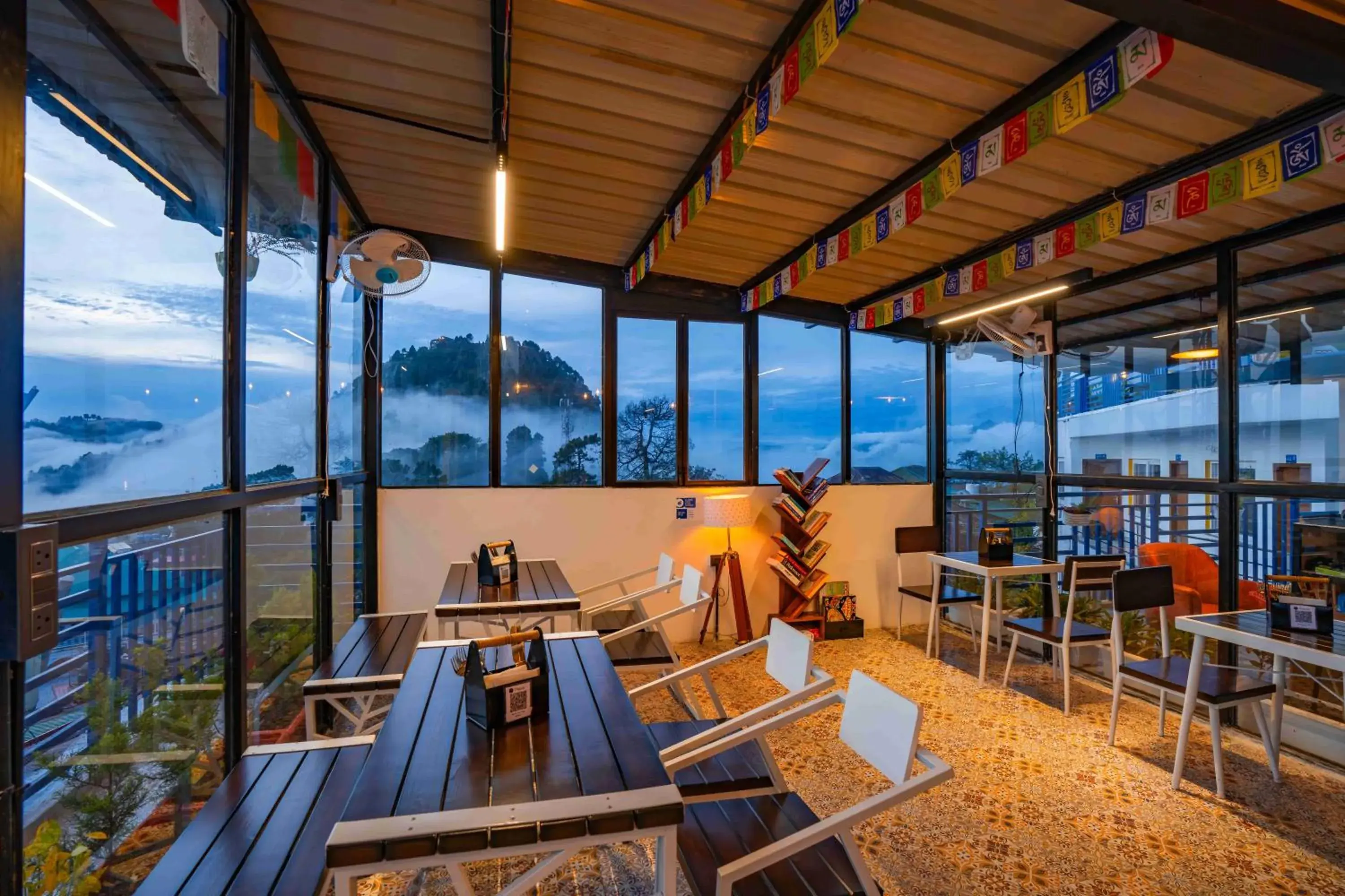 Restaurant/places to eat in Shalom Backpackers Mussoorie Restaurant/places to eat in Shalom Backpackers Mussoorie