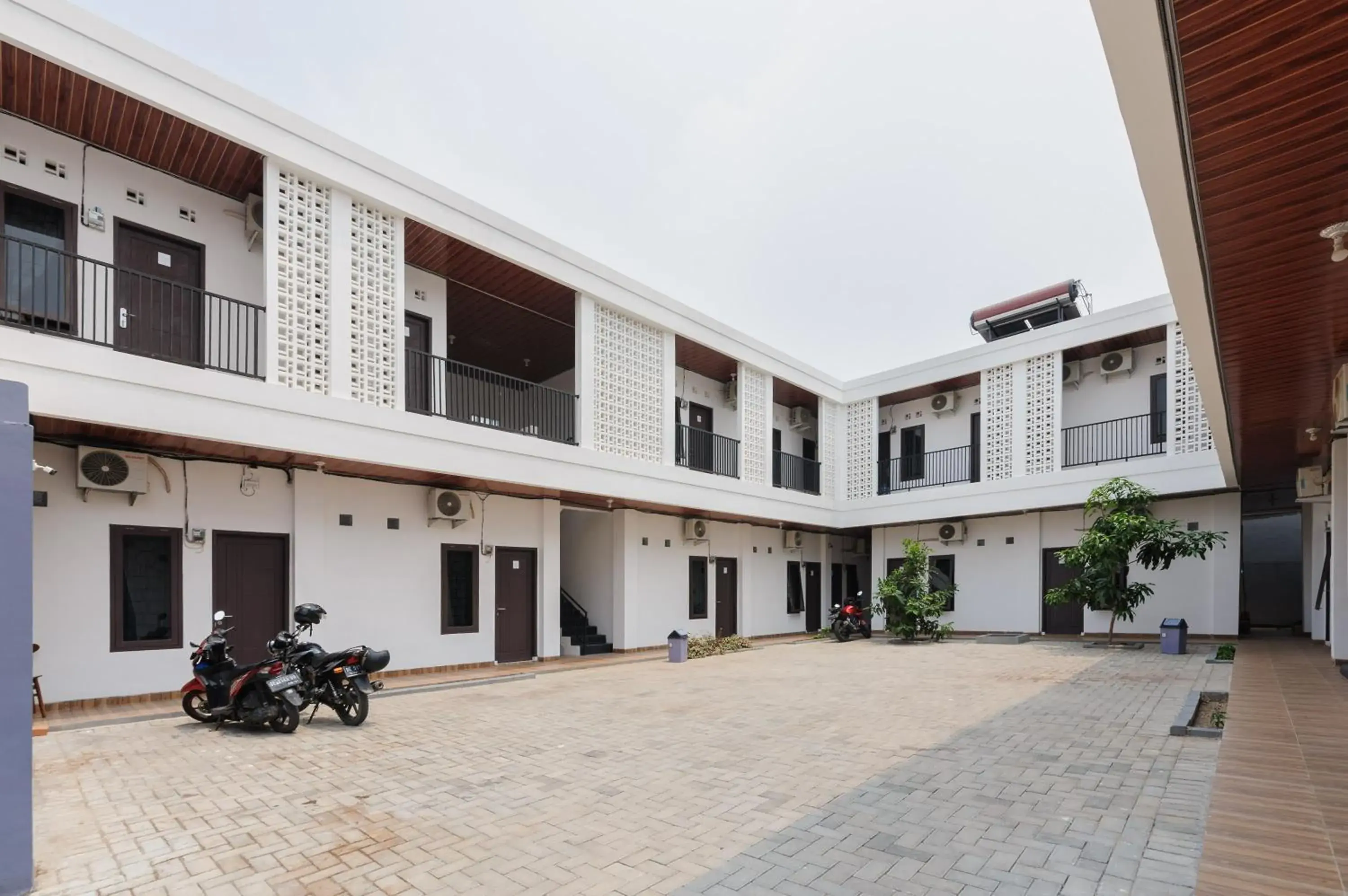 Property building in RedDoorz Plus Syariah near Mall Boemi Kedaton Lampung Property building in RedDoorz Plus Syariah near Mall Boemi Kedaton Lampung