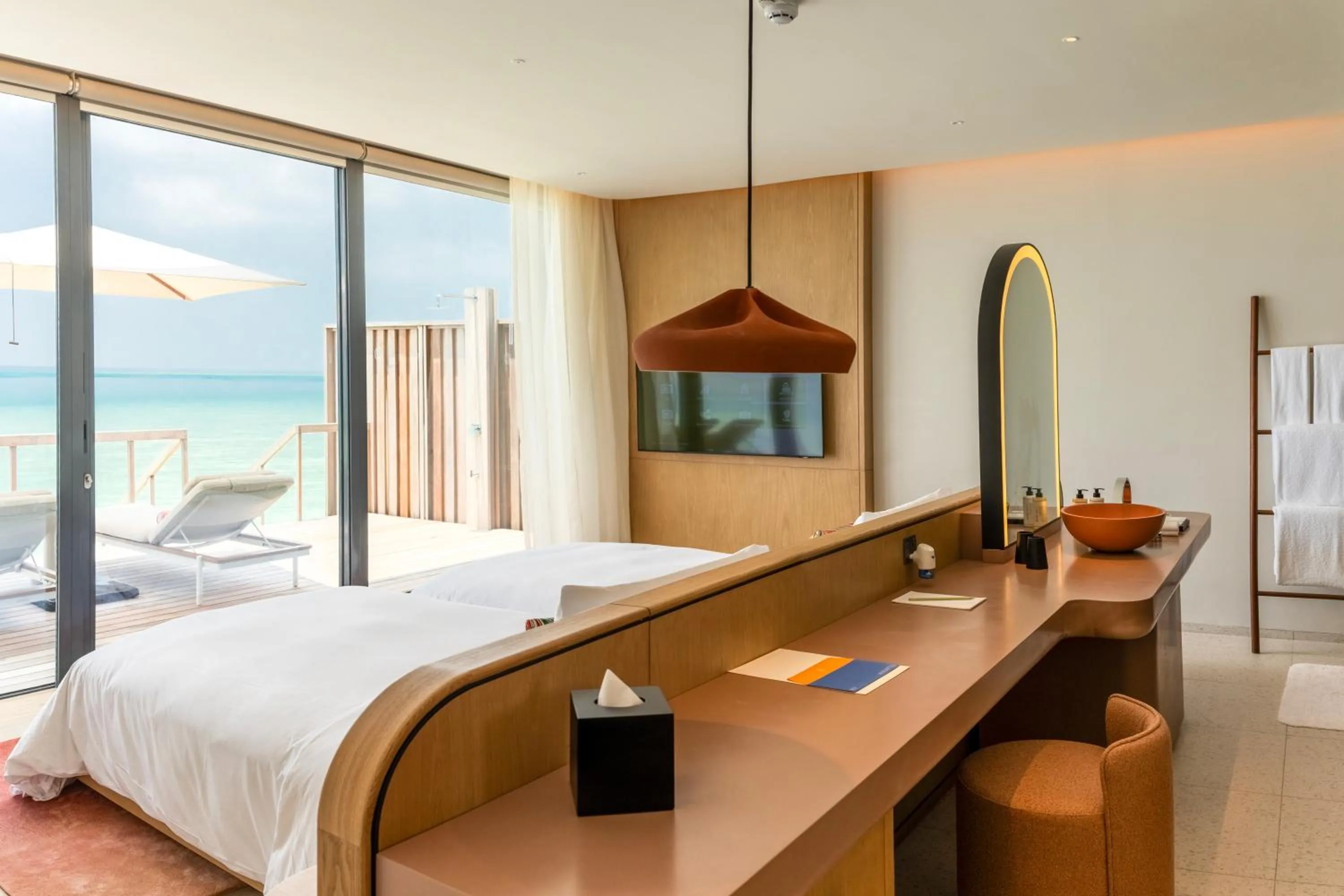 Communal lounge/ TV room, Bed in SO/ Maldives