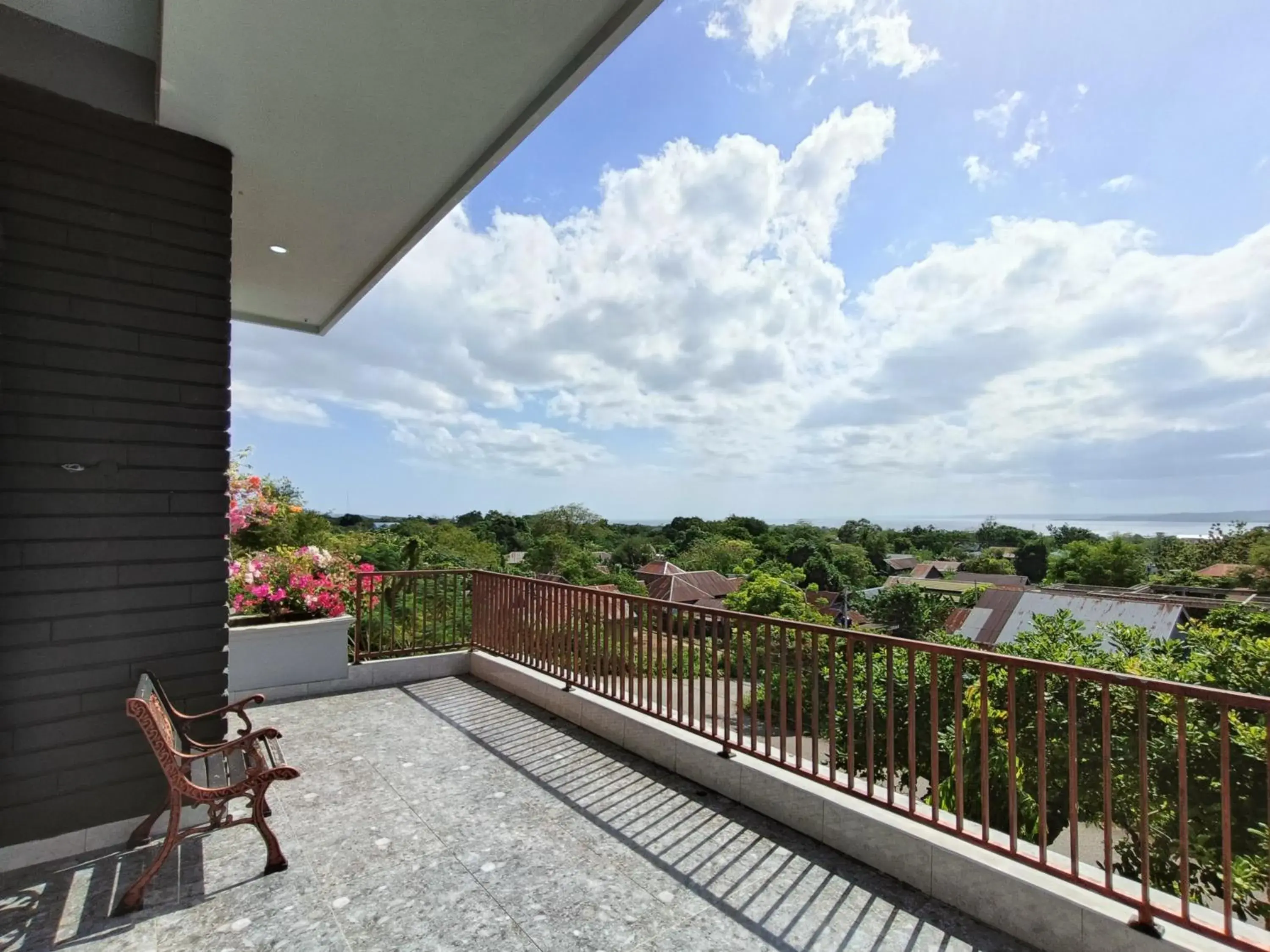 Balcony/Terrace in RedDoorz @ Green Homestay Syariah Baubau Balcony/Terrace in RedDoorz @ Green Homestay Syariah Baubau