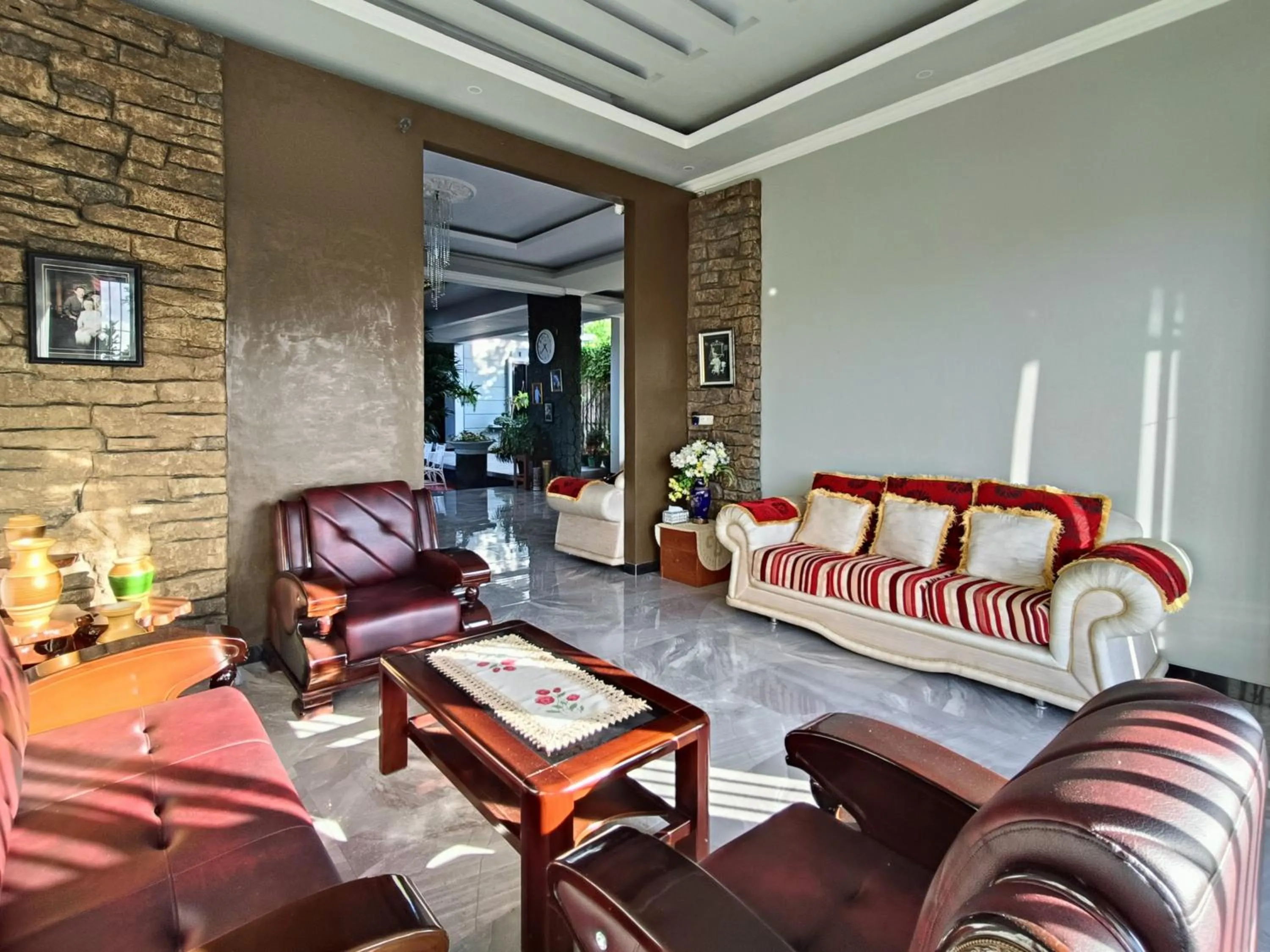 Seating area in RedDoorz @ Green Homestay Syariah Baubau