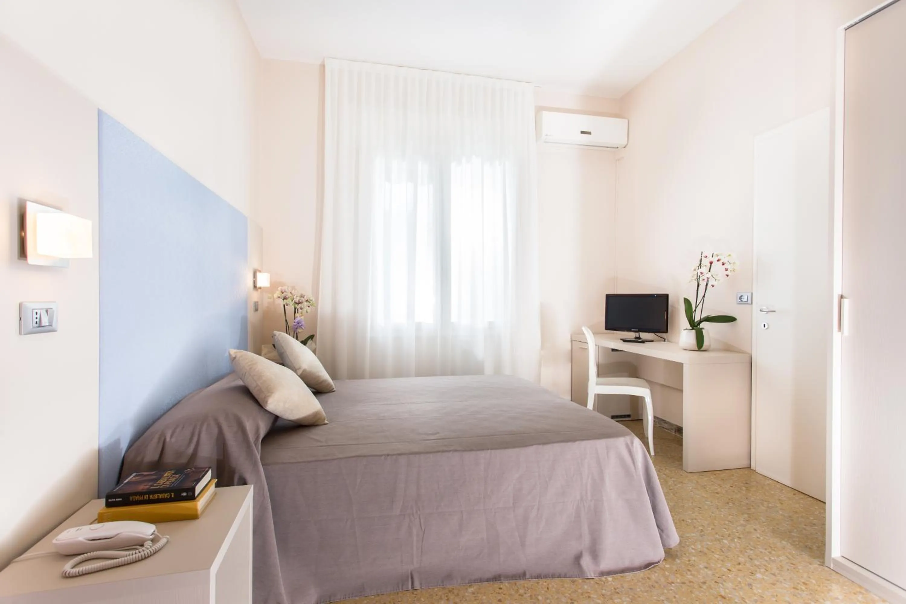 Bed in New Hotel Chiari