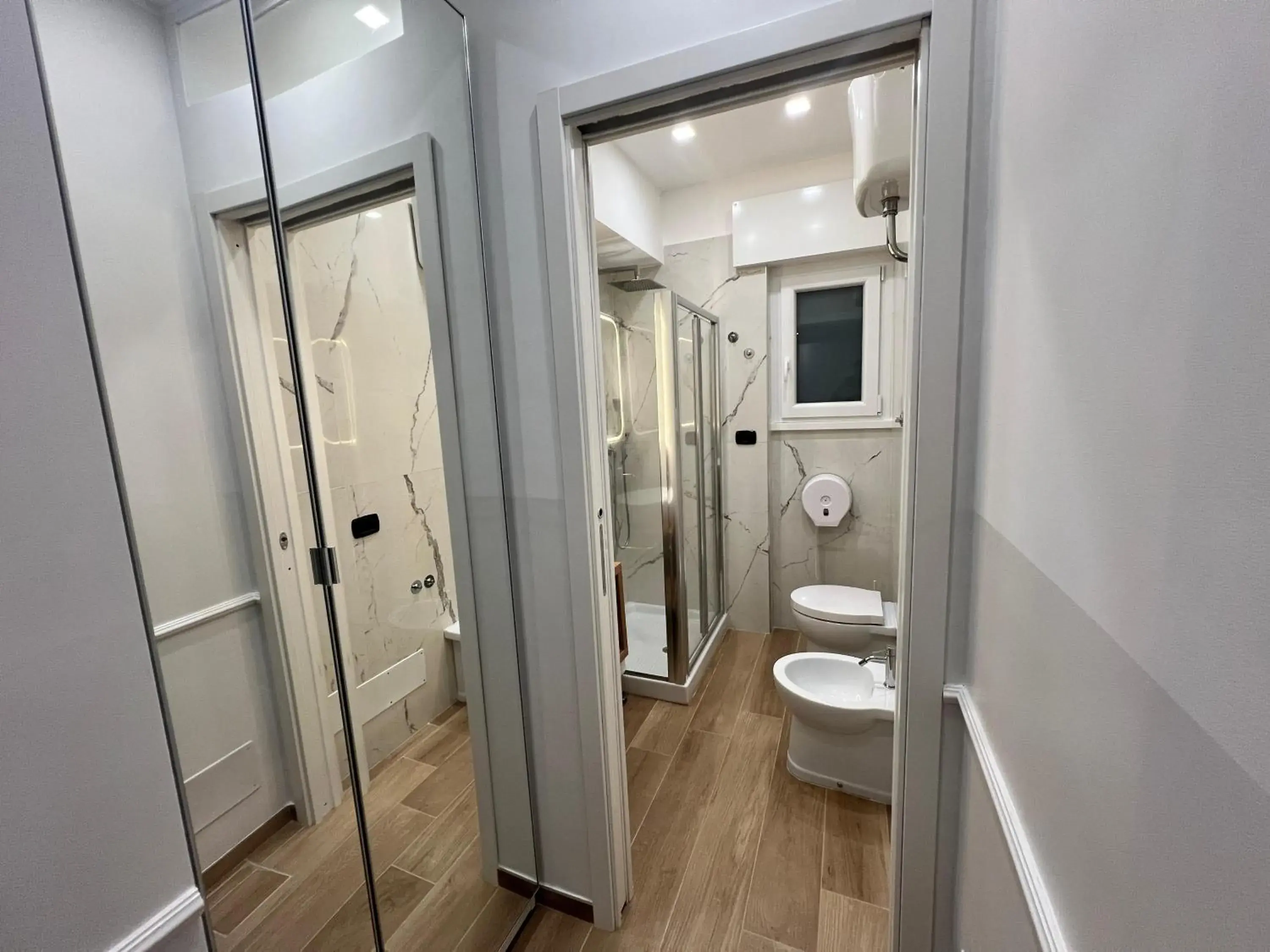 Bathroom in Avec Moi Roma Bathroom in Avec Moi Roma