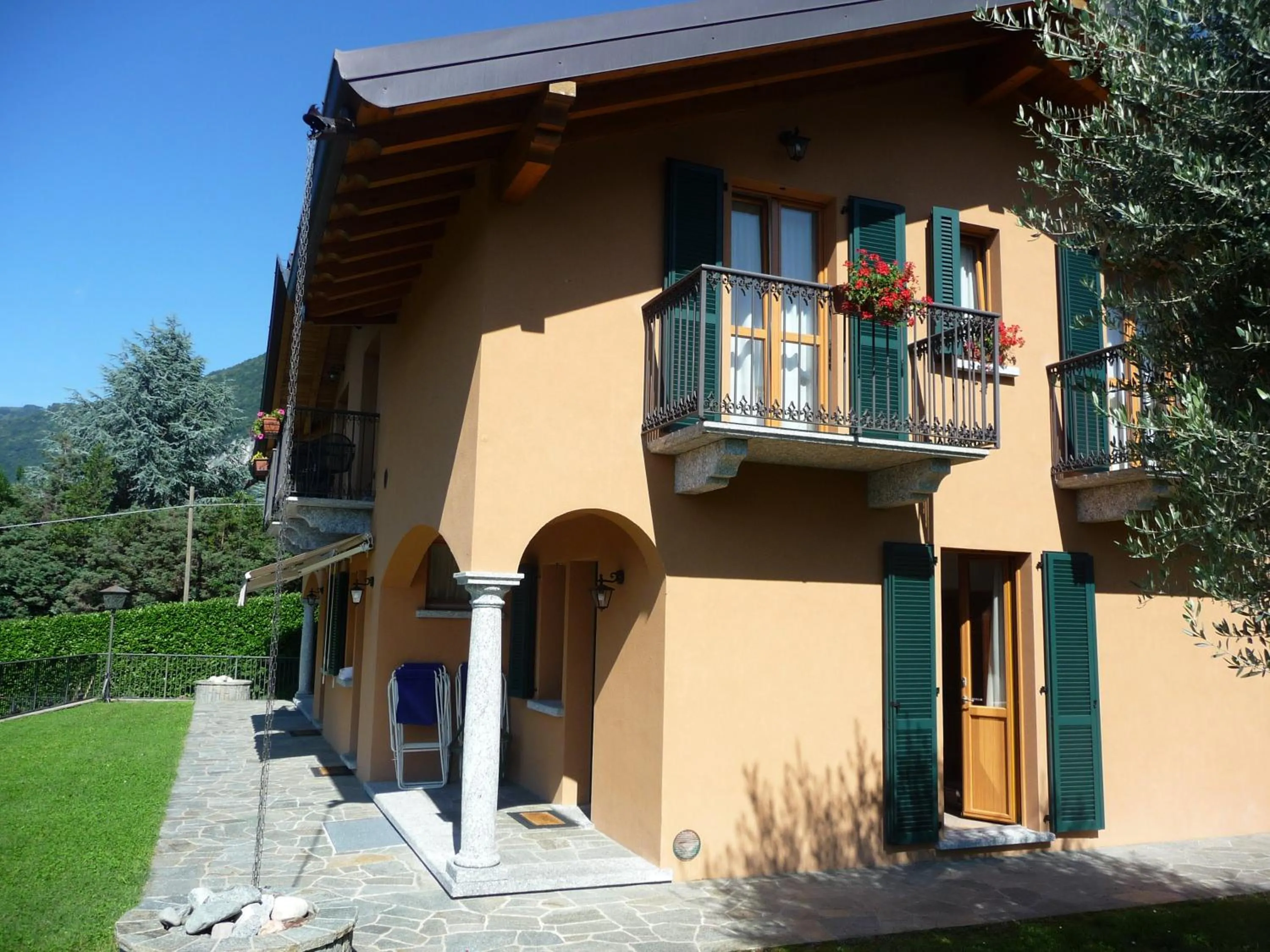 Property building in Albergo Rusall