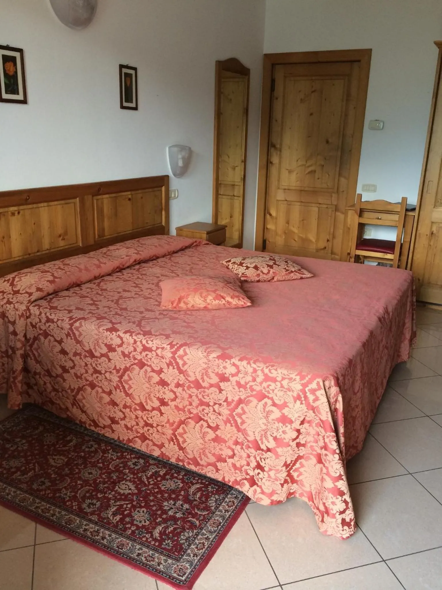 Photo of the whole room, Bed in Albergo Rusall