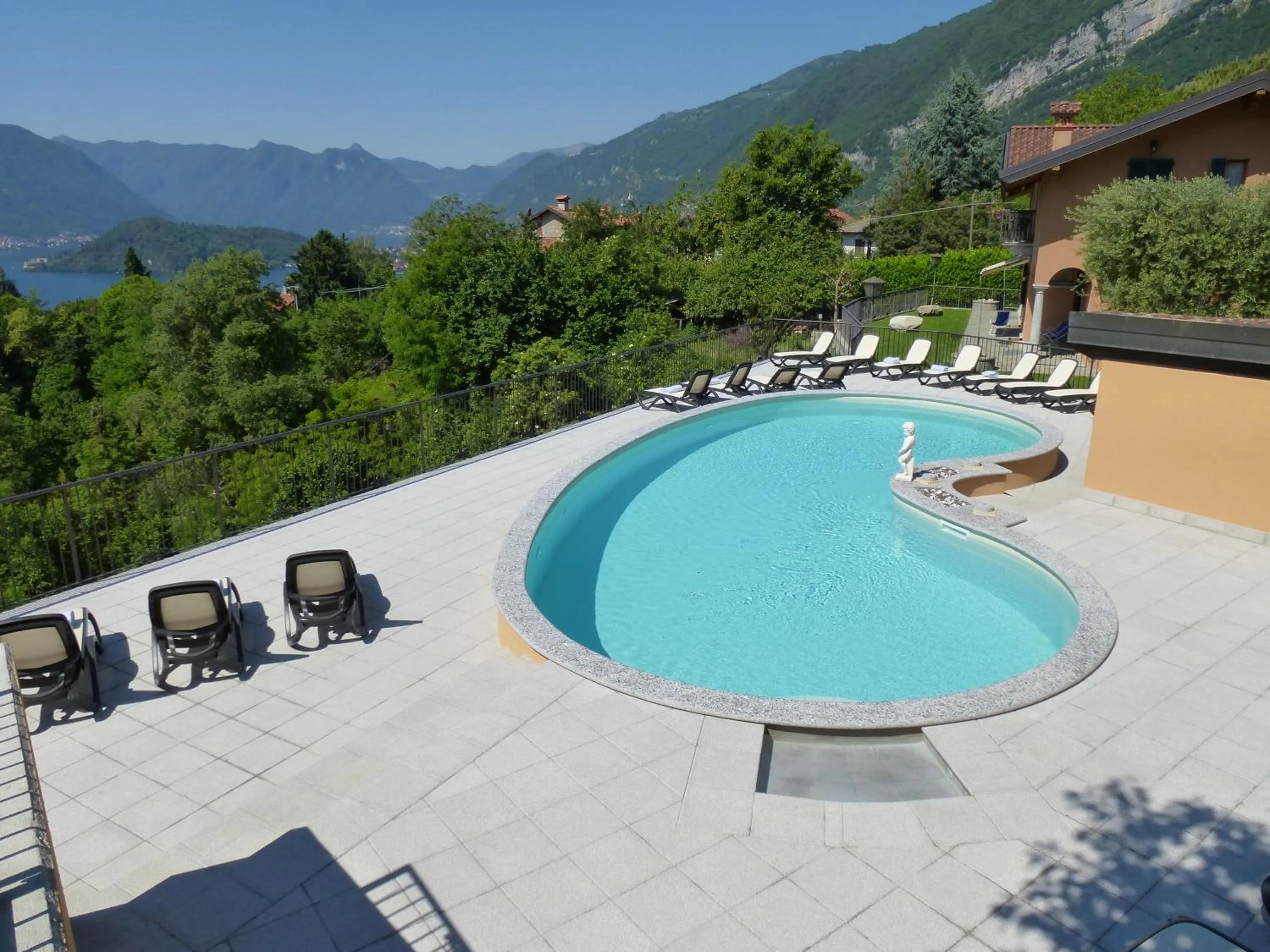 Swimming pool in Albergo Rusall