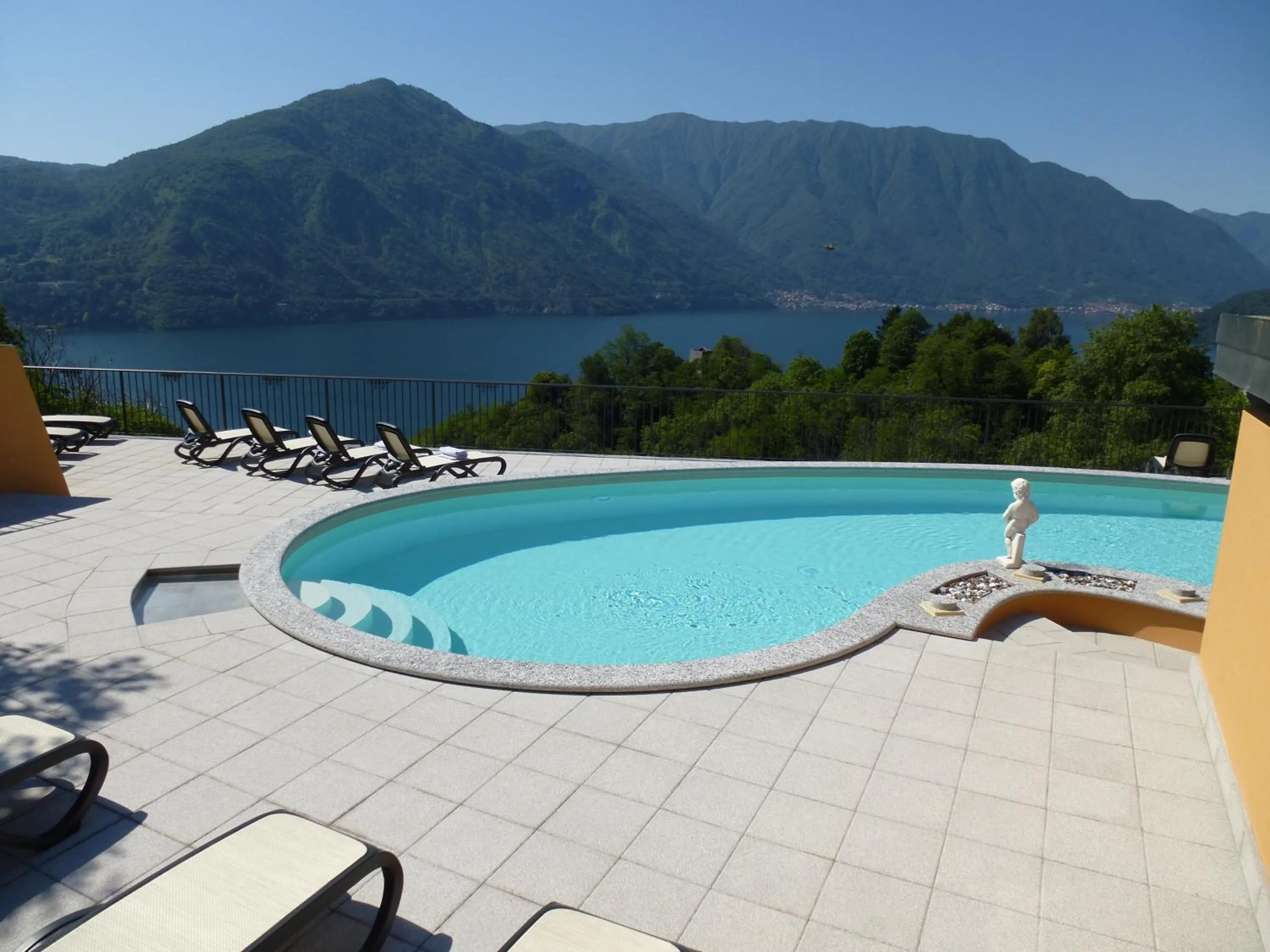 Lake view in Albergo Rusall