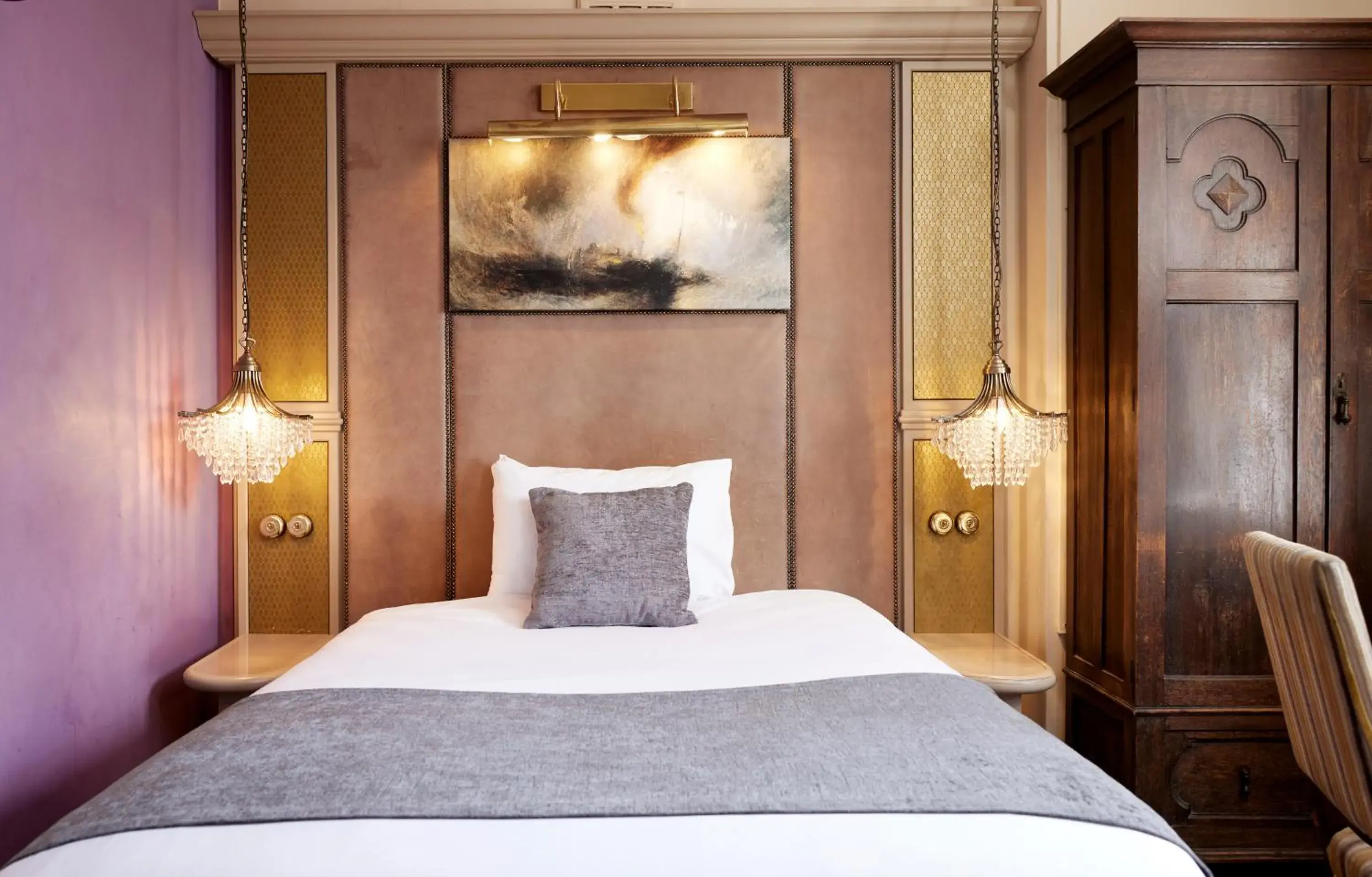 Single Room in Fountain Inn by Greene King Inns Single Room in Fountain Inn by Greene King Inns