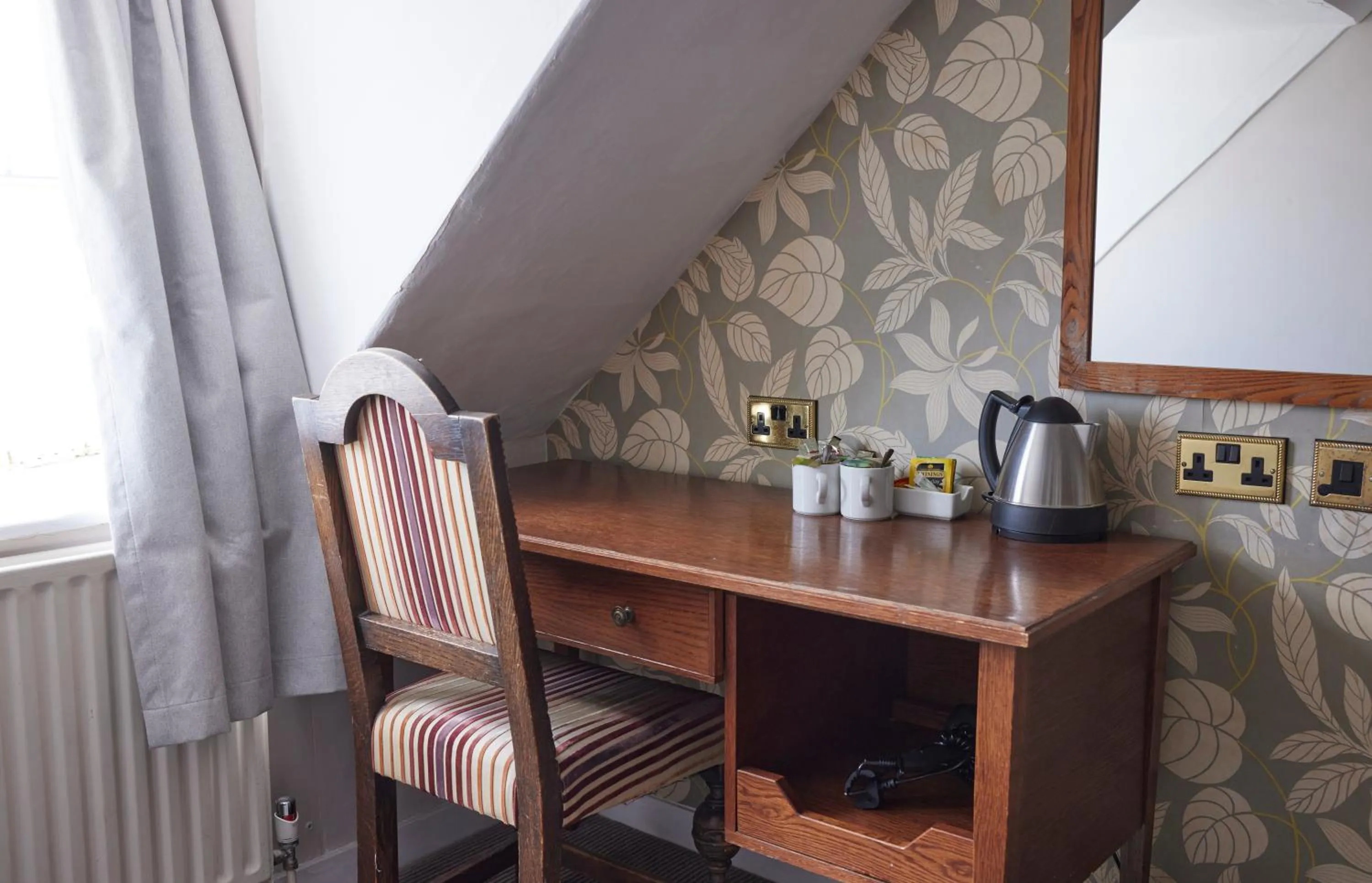 Bedroom in Fountain Inn by Greene King Inns