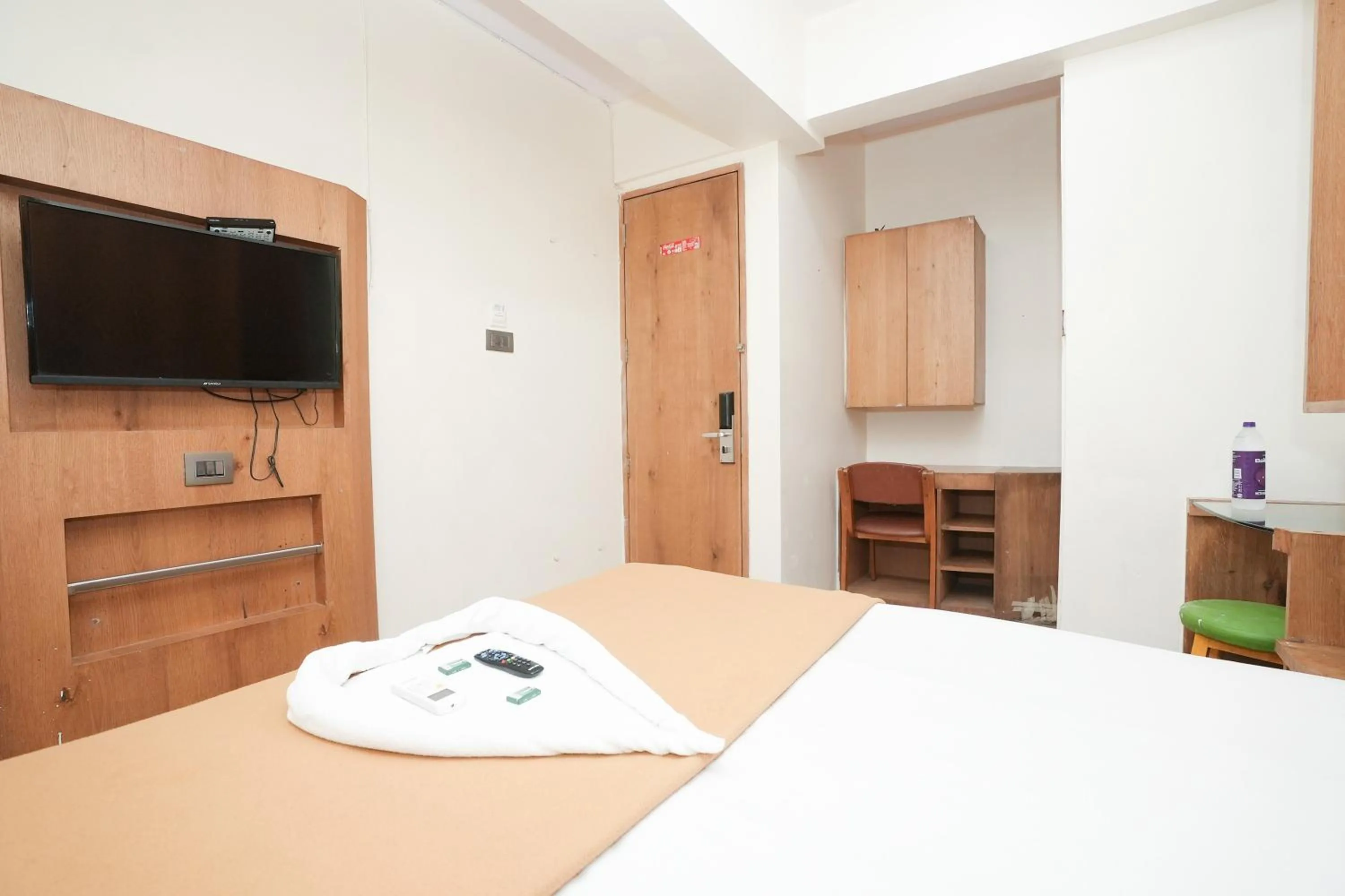 Bedroom, Bed in Hotel Elegance Nx