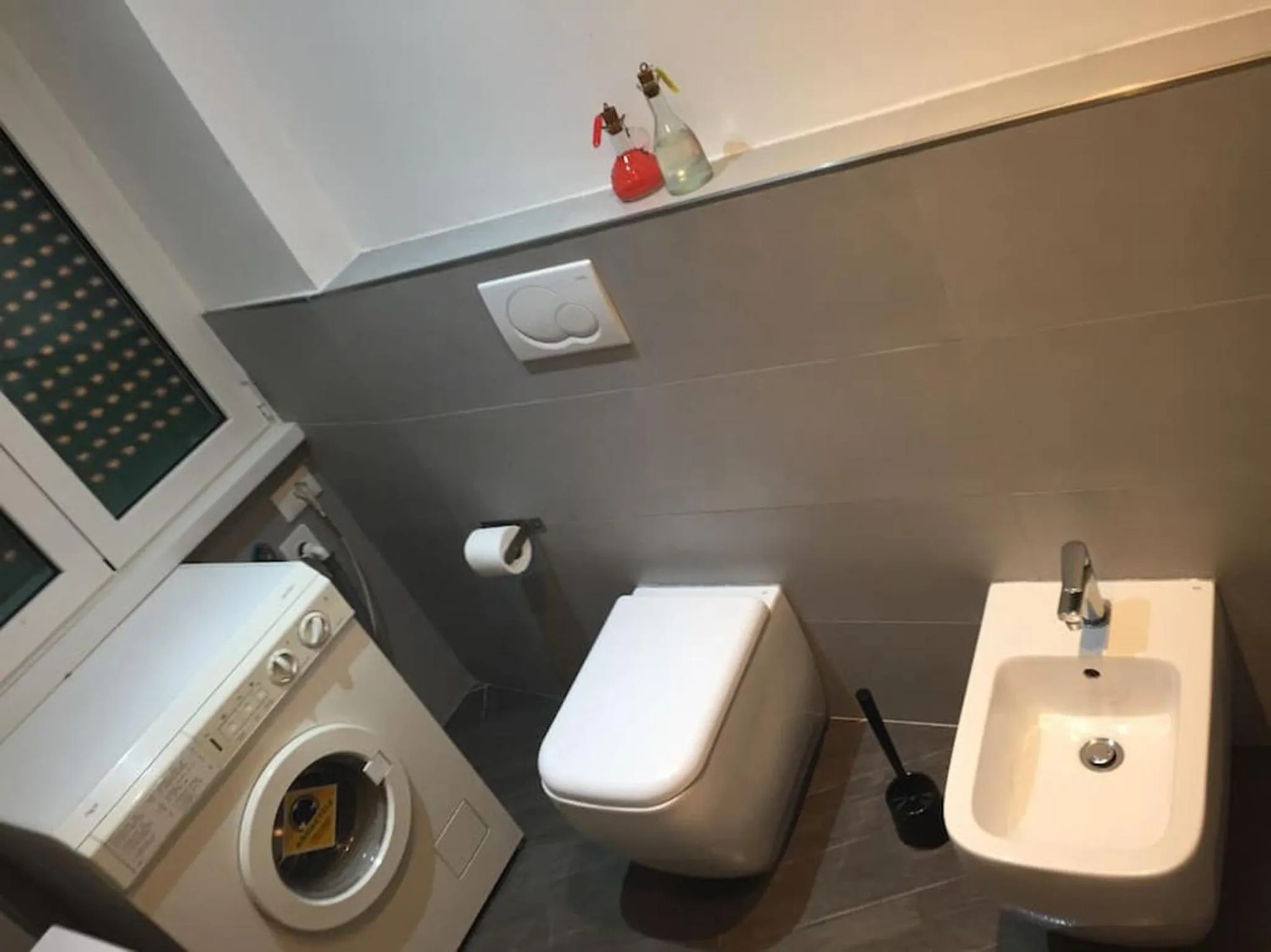 Bathroom in Bed & Puppets