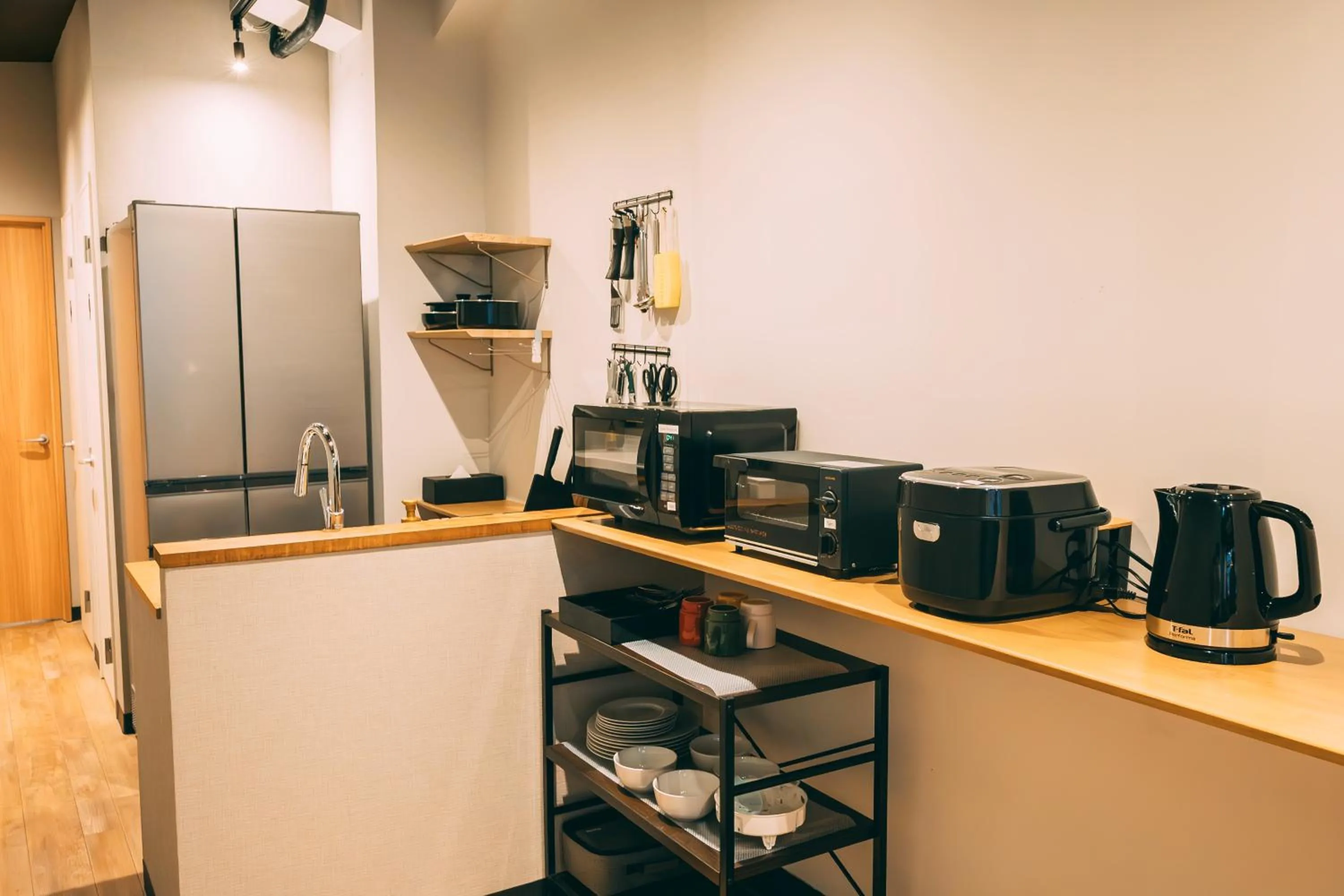 Communal kitchen in Tokyo Guesthouse HIVE