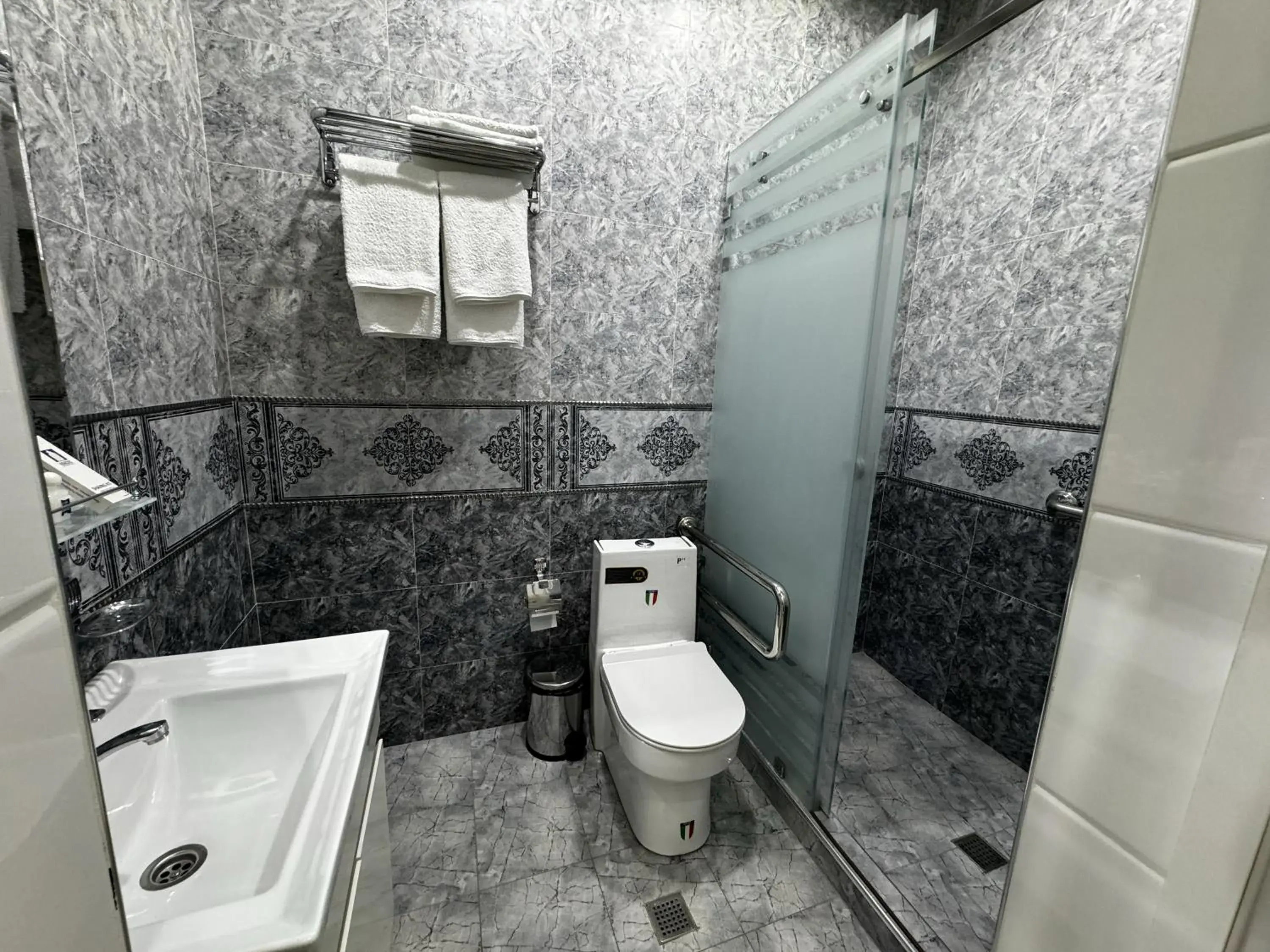 Shower in BEX SUENO HOTEL Shower in BEX SUENO HOTEL