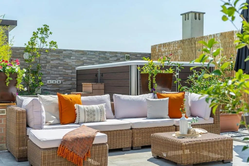 [Via Indipendenza] – Attico di lusso con Piscina