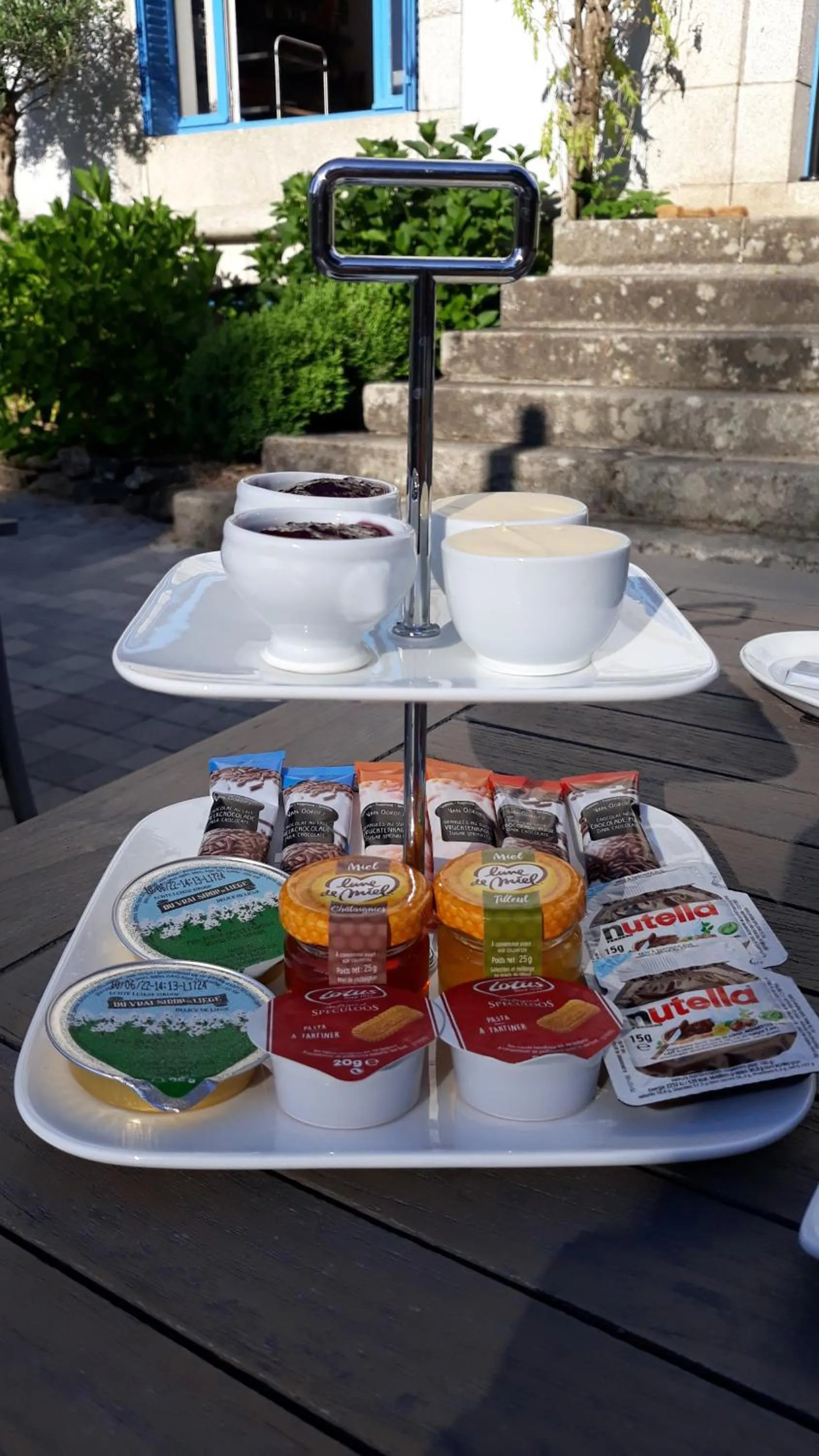 Continental breakfast in Le Parc des 4 Saisons