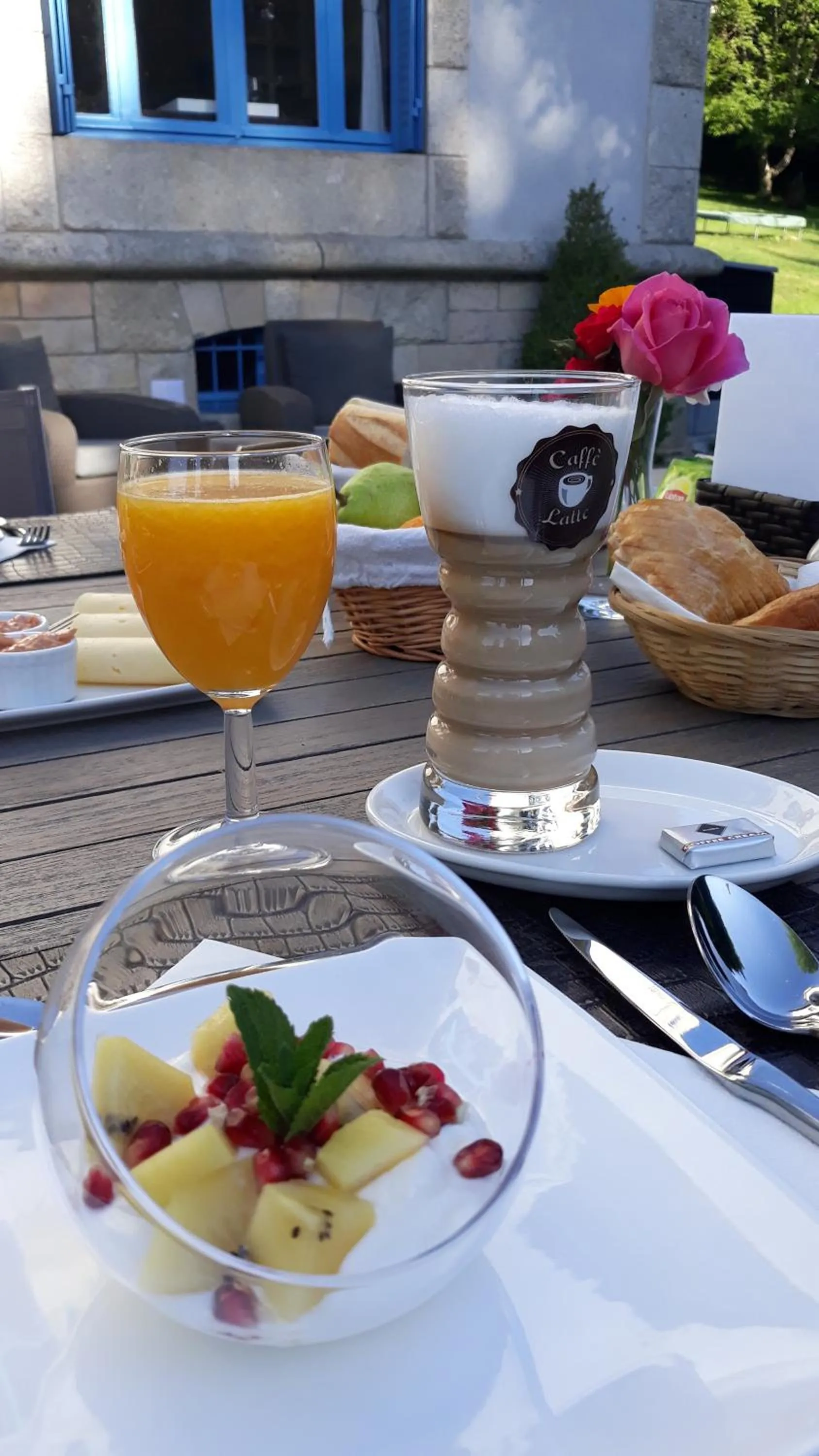 Continental breakfast in Le Parc des 4 Saisons