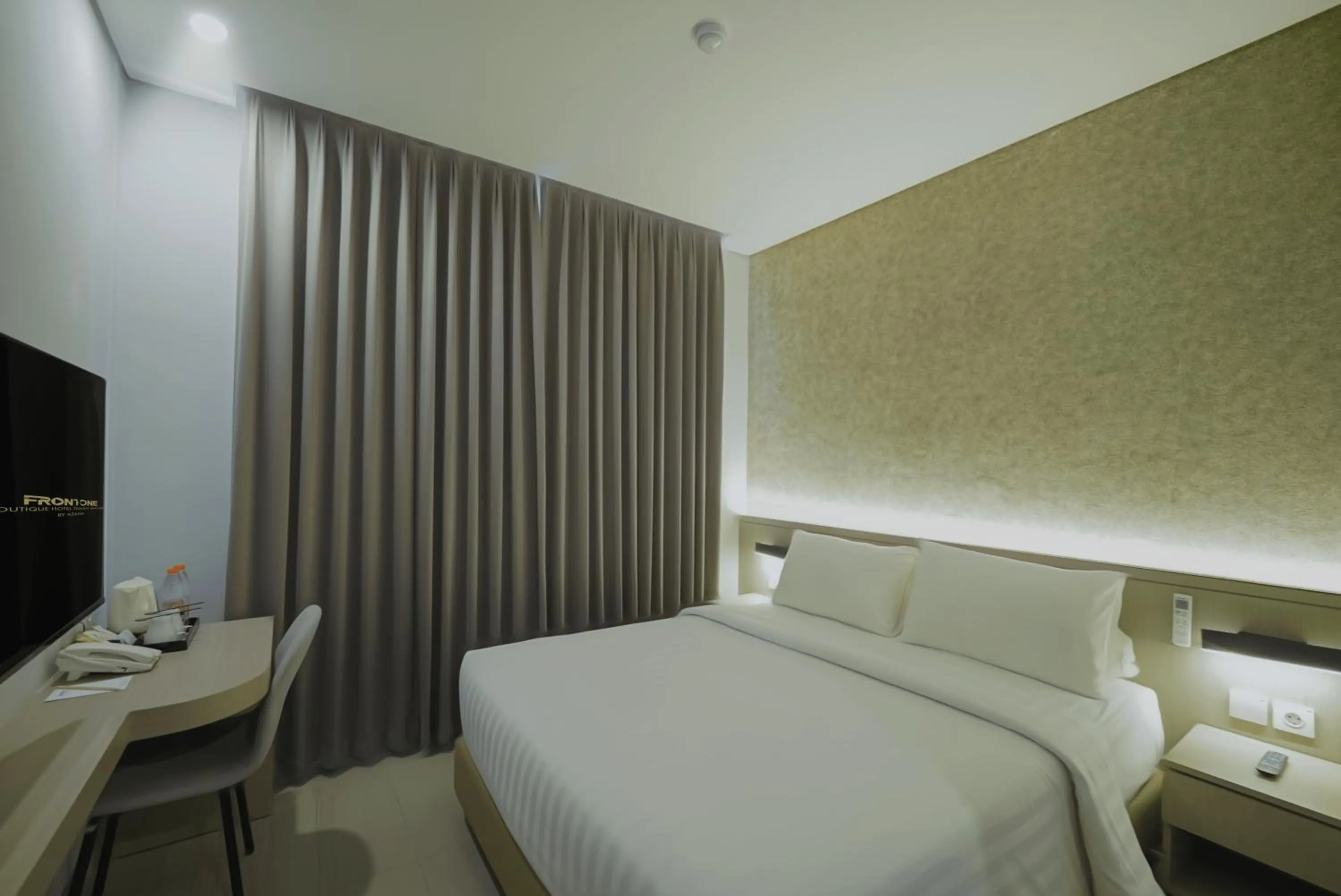 Deluxe Double Room in Front One Boutique Hotel Taman Anggrek