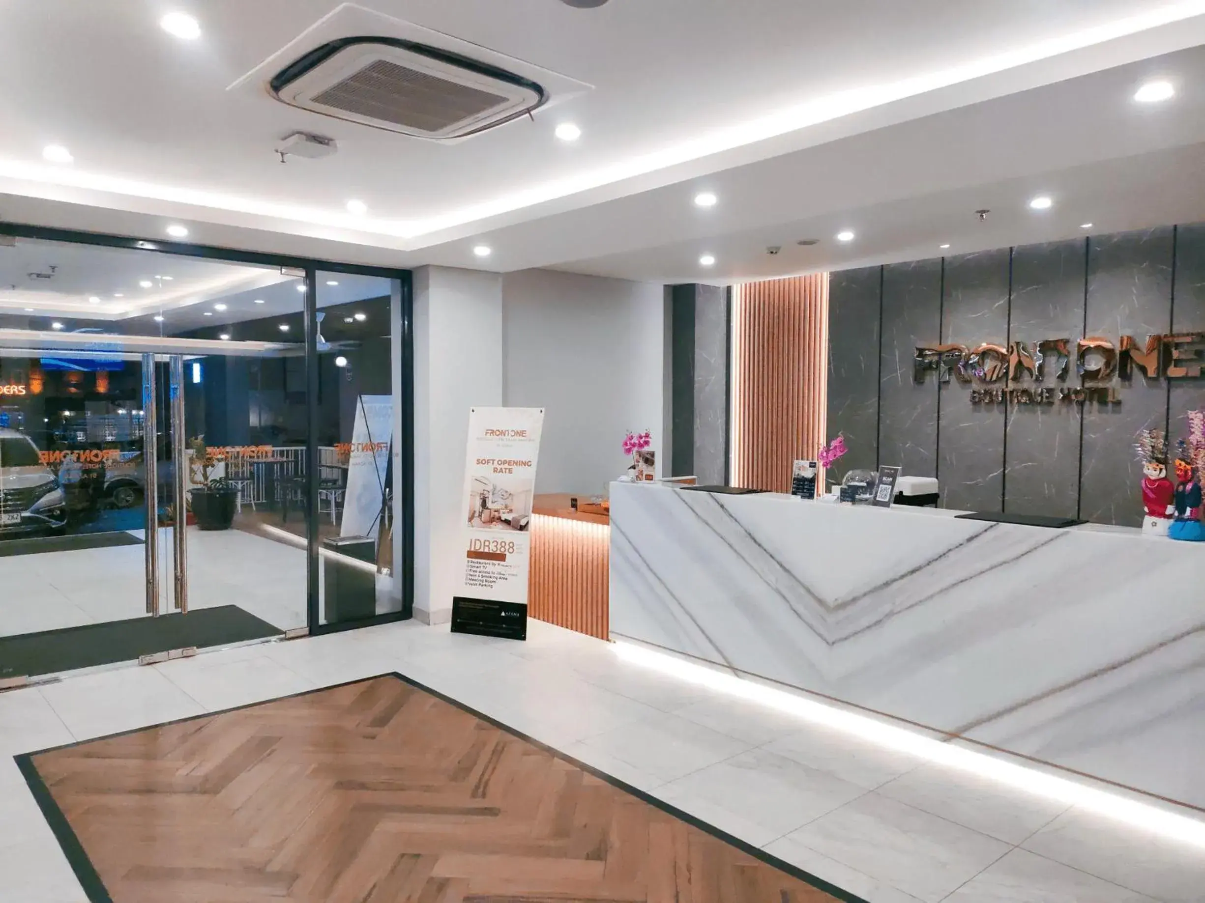 Property building in Front One Boutique Hotel Taman Anggrek Property building in Front One Boutique Hotel Taman Anggrek