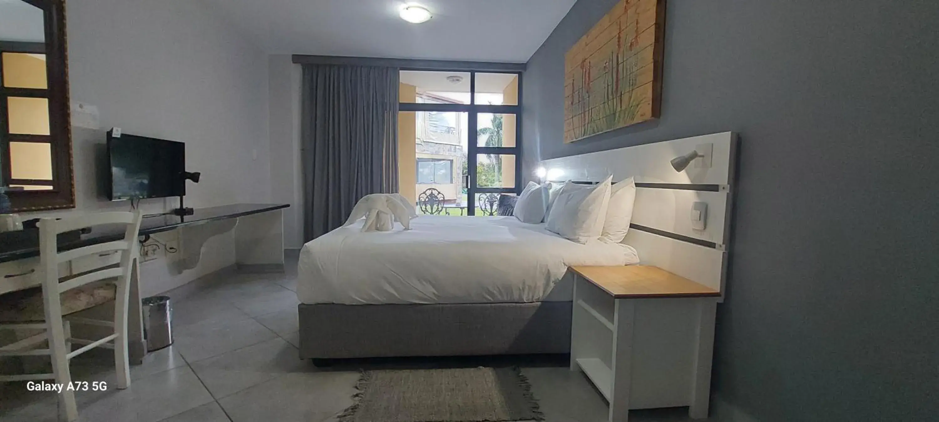 King Room with Patio - single occupancy in Elephant Lake Hotel King Room with Patio - single occupancy in Elephant Lake Hotel