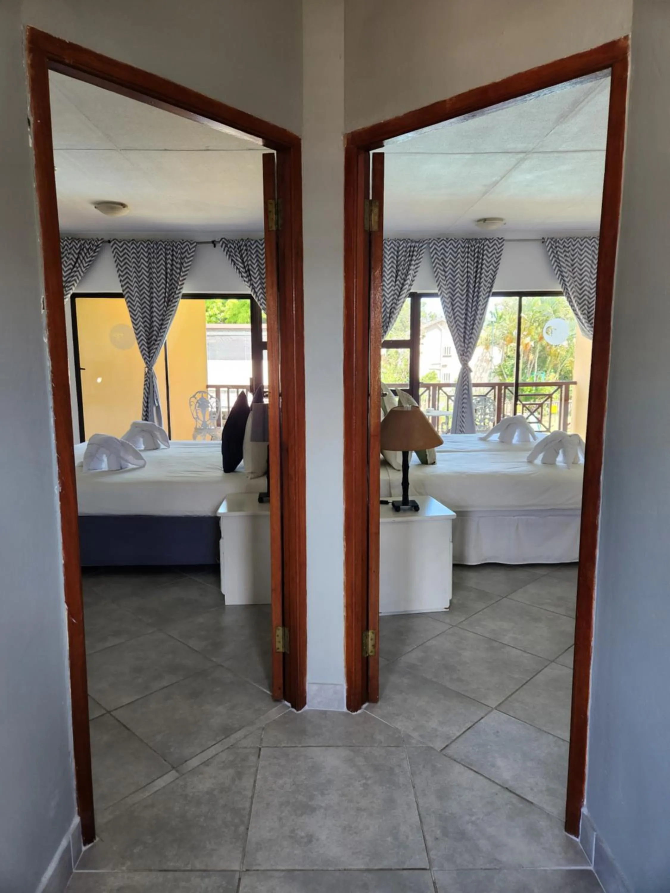 Property building, Bed in Elephant Lake Hotel