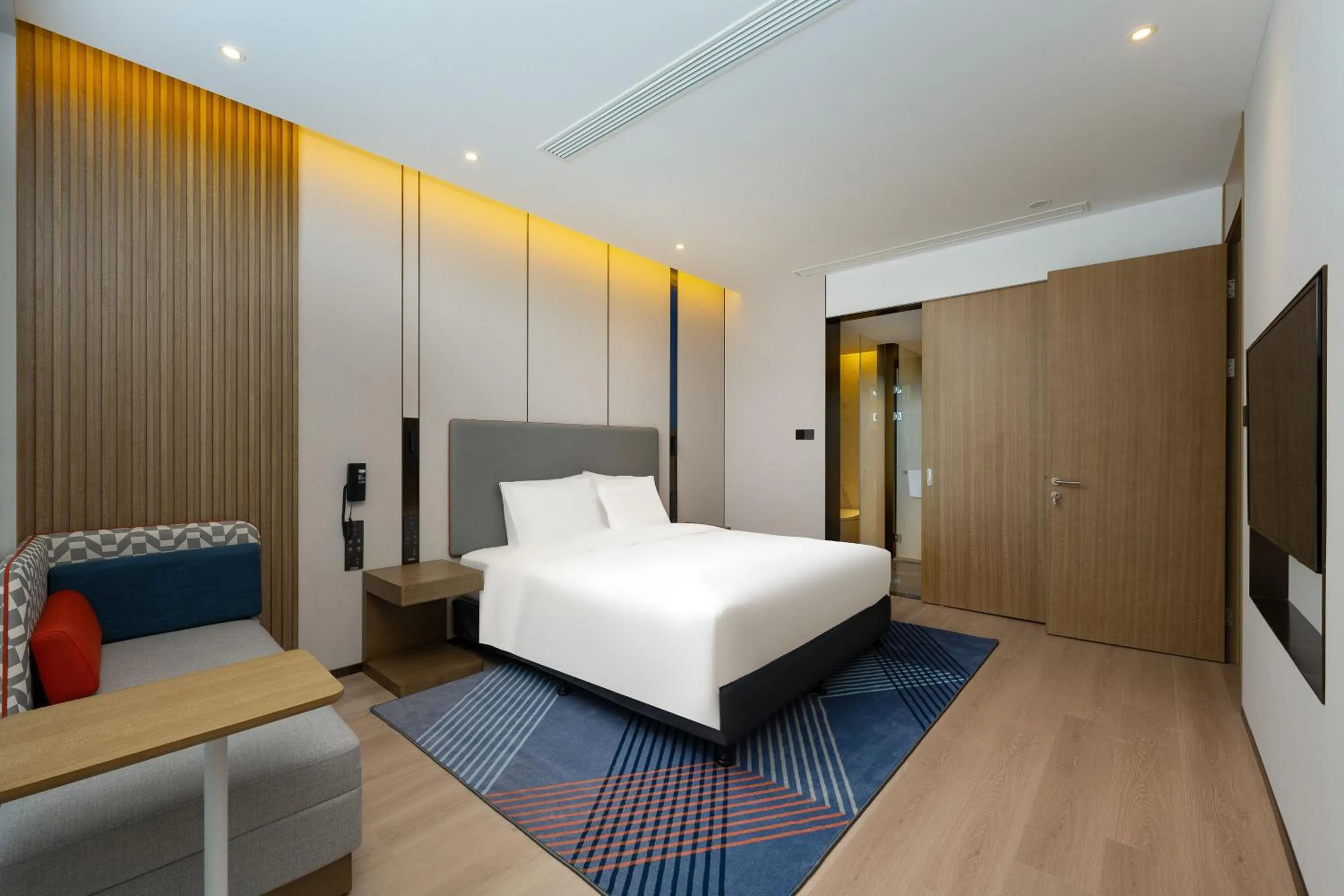 Bed in Holiday Inn Express Suzhou Bay by IHG