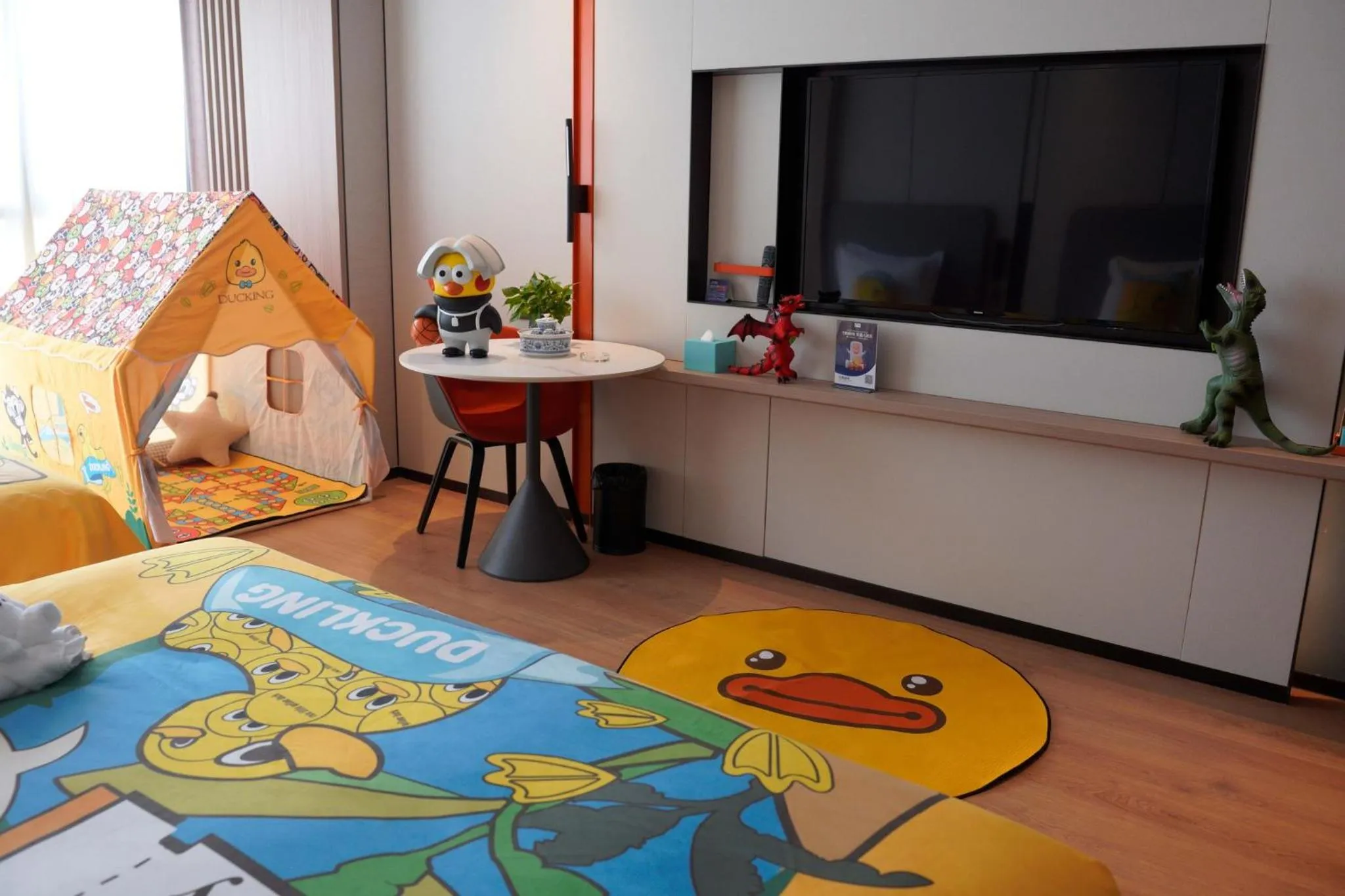 Photo of the whole room, Bed in Holiday Inn Express Shantou Chenghai