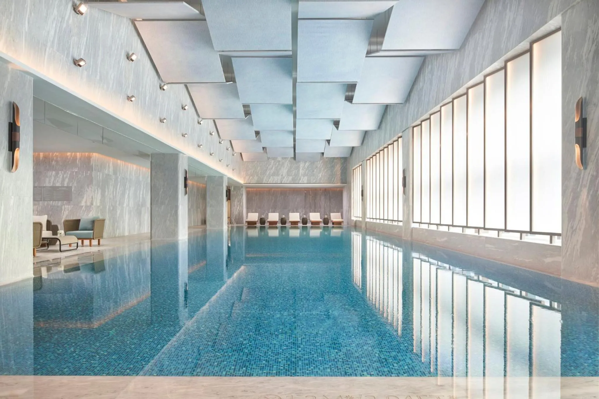 Swimming pool in InterContinental Hotels Zhengzhou