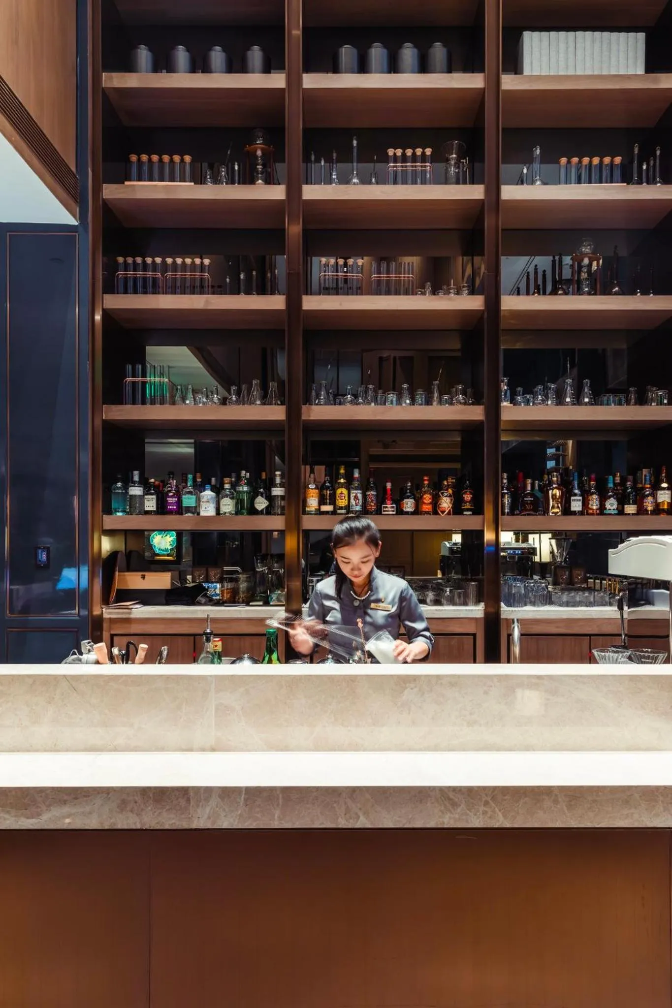 Lounge or bar in InterContinental Hotels Zhengzhou